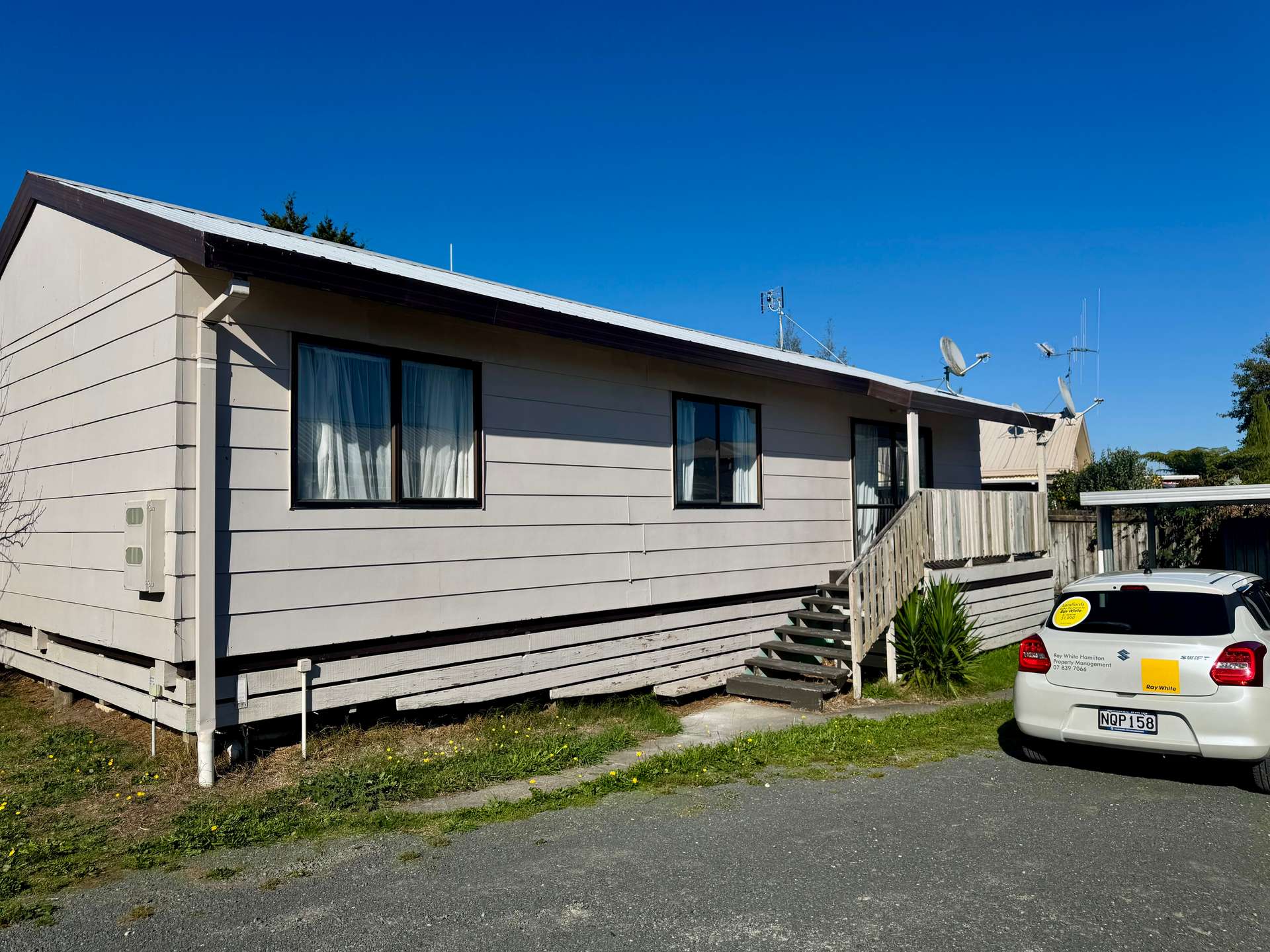 12a Lloyd Drive photo 0