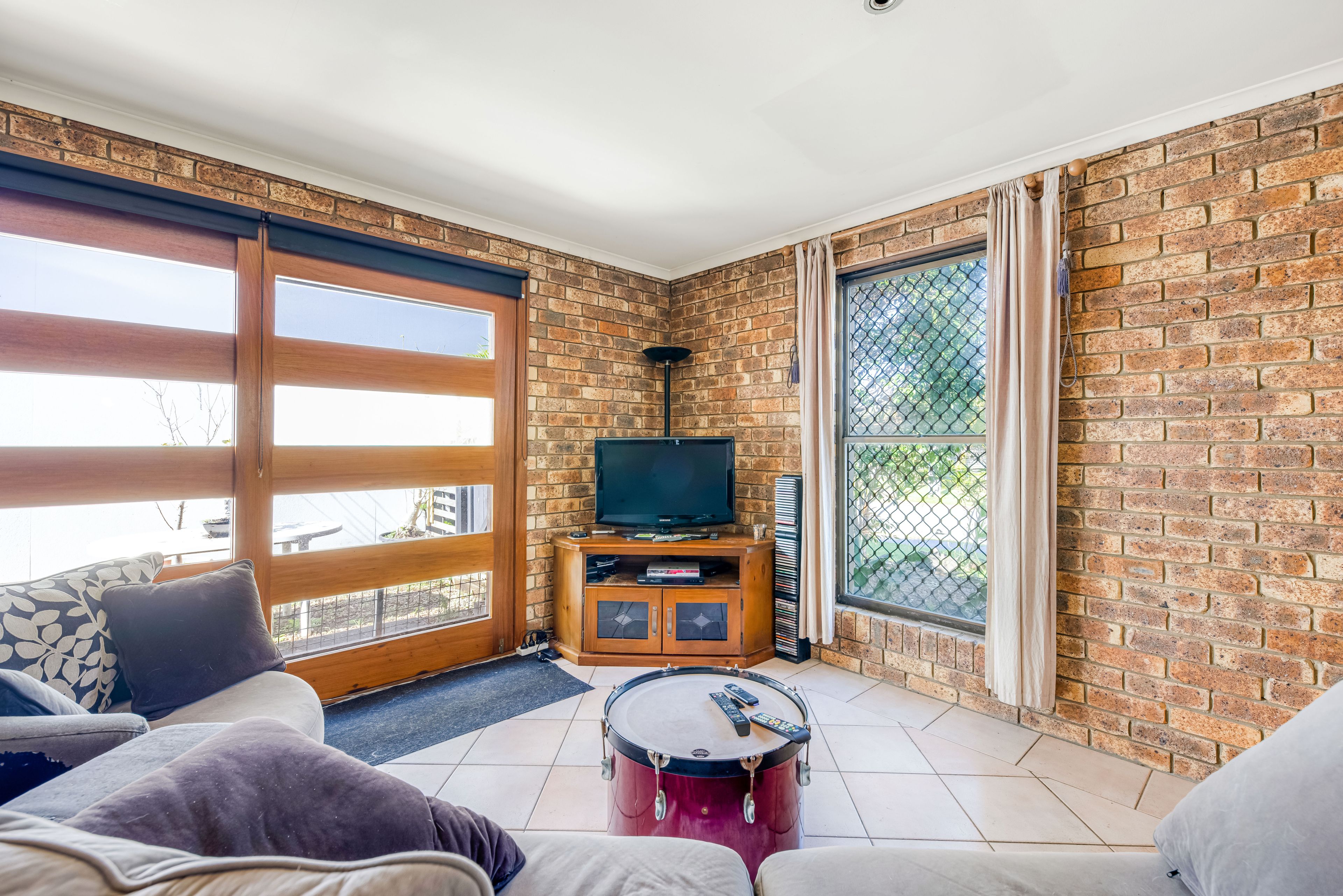 17 Bandaroo Street, Warana, QLD 4575