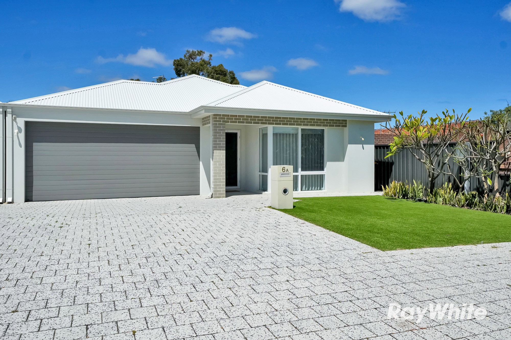 6A Hawley Place, Marangaroo, WA 6064