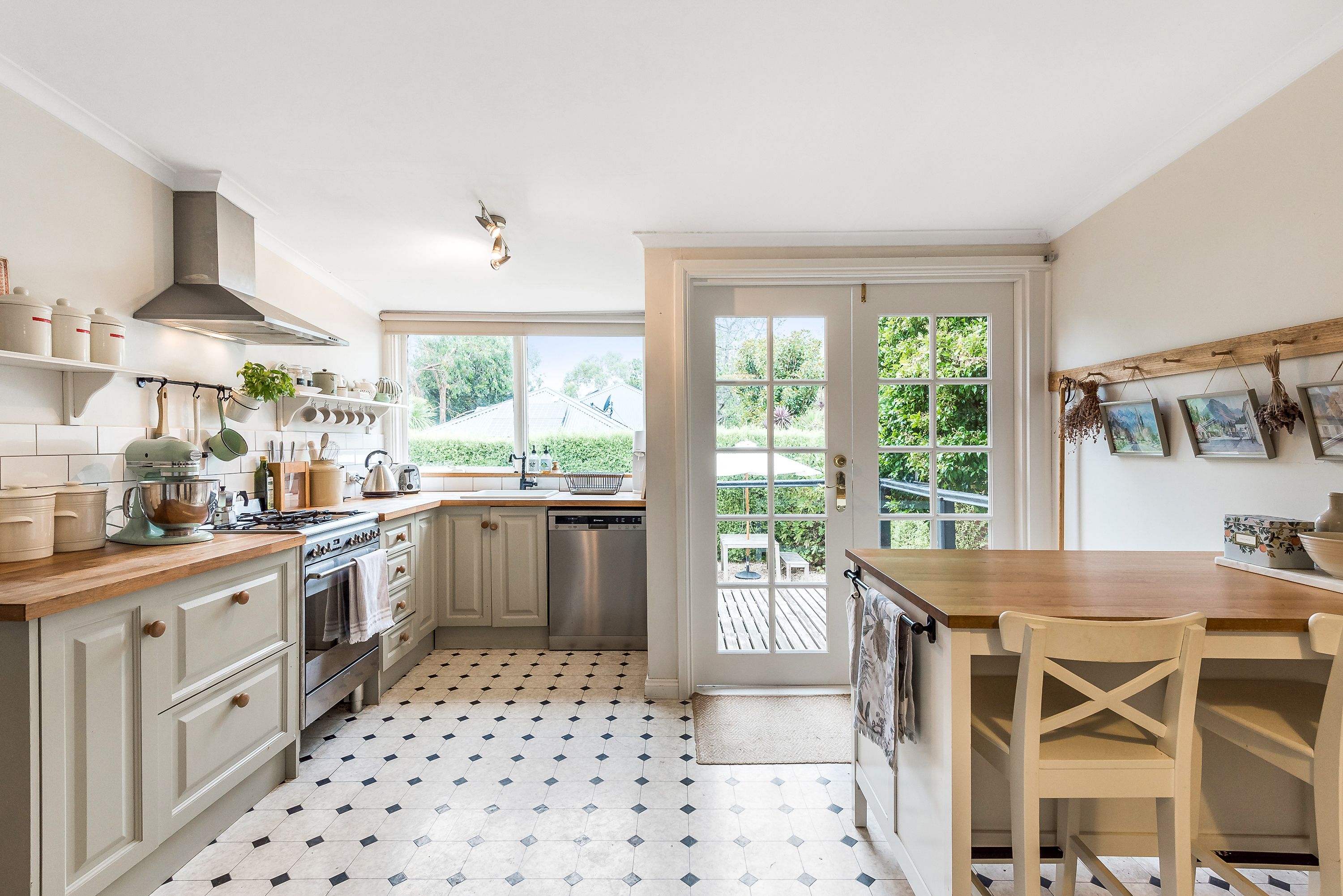 4 Morris Road, Upwey, VIC 3158