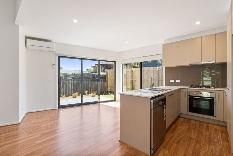 2/4 Goldborough Court, Frankston South, VIC 3199
