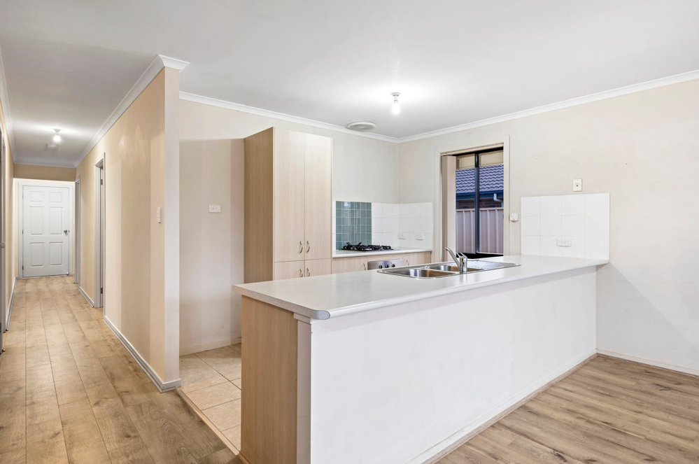 16 William Drive — photo 7 of 17