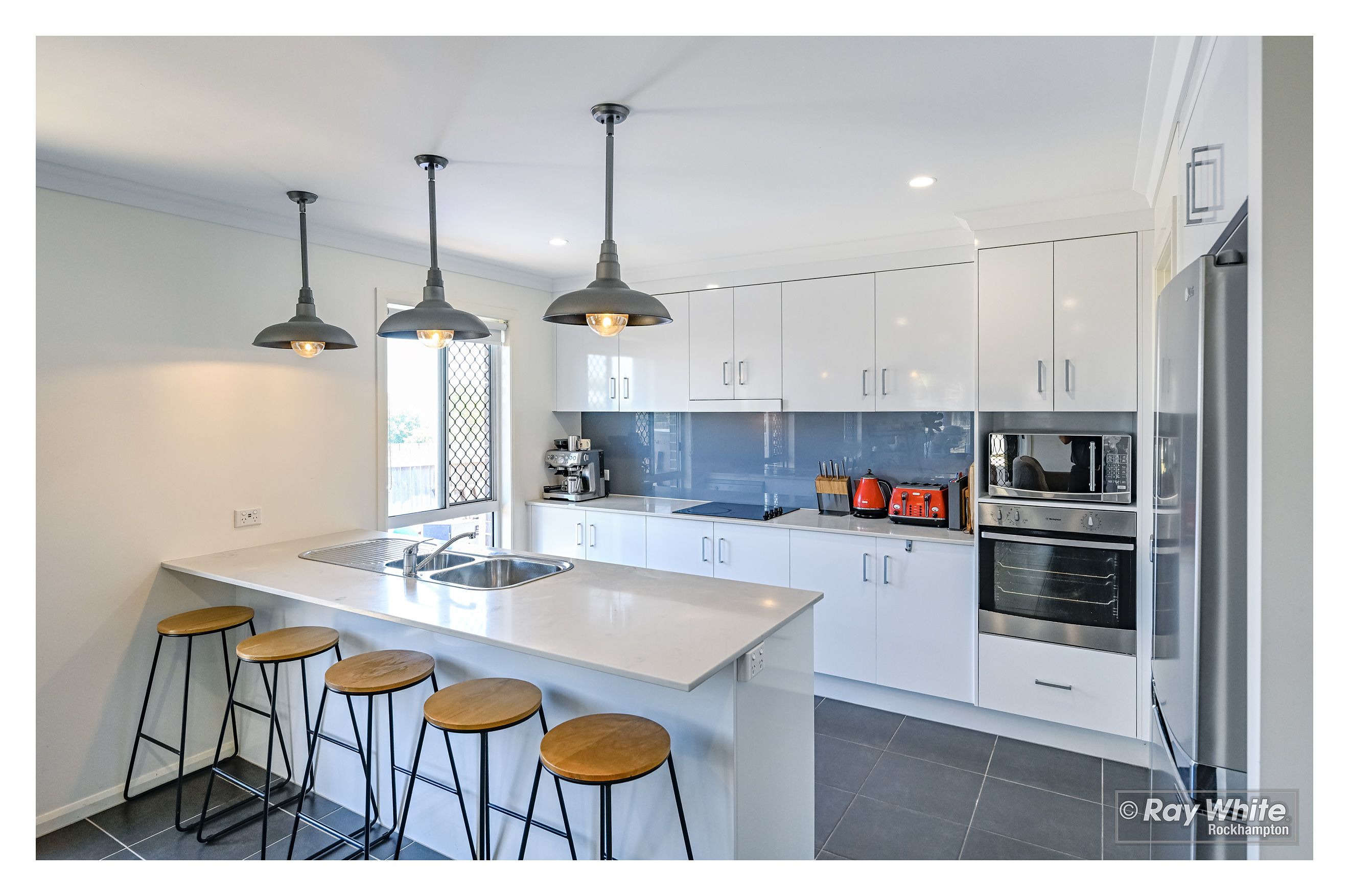 2 Bottlebrush Street, Norman Gardens, QLD 4701