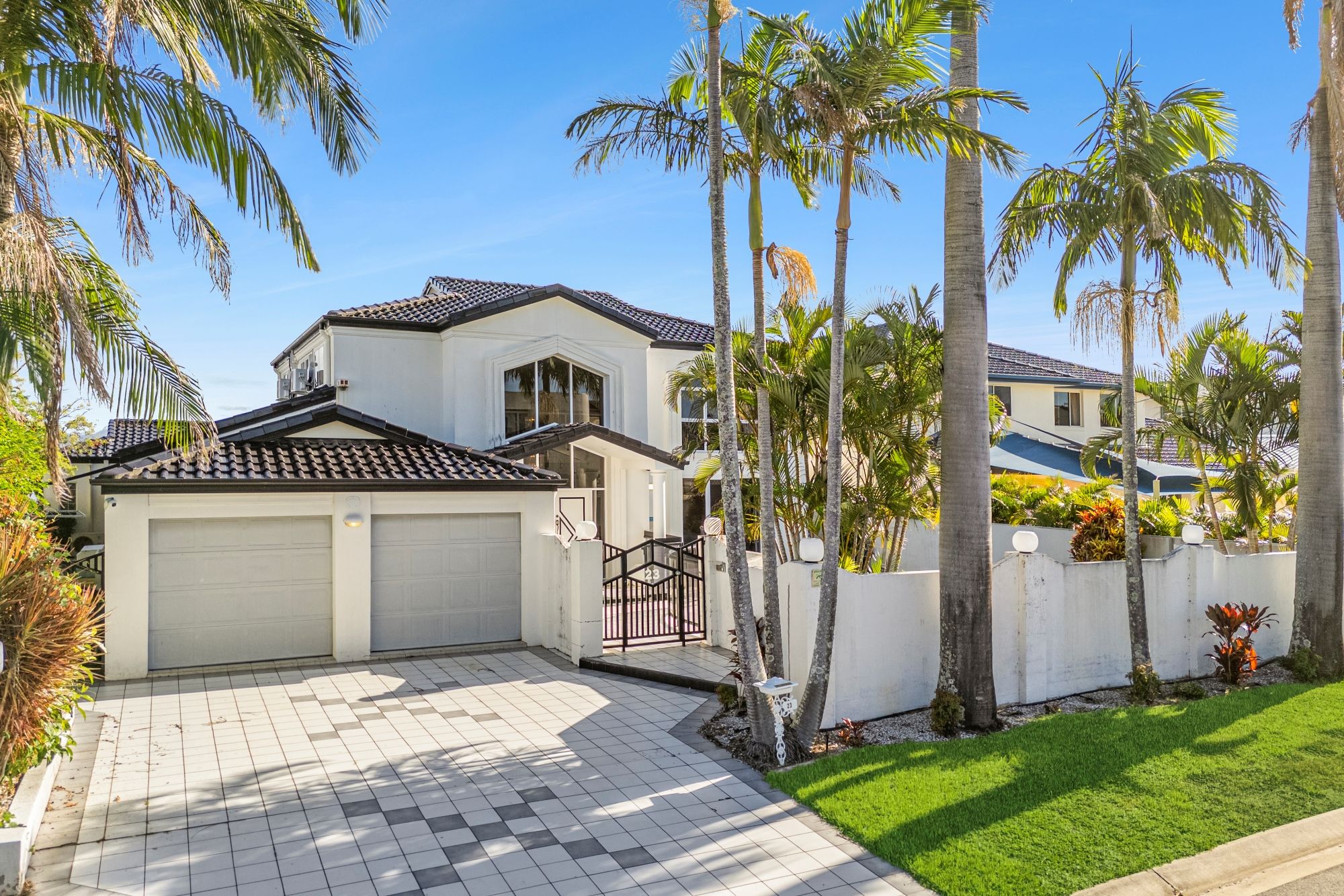 23 San Simeon Drive, Clear Island Waters, QLD 4226