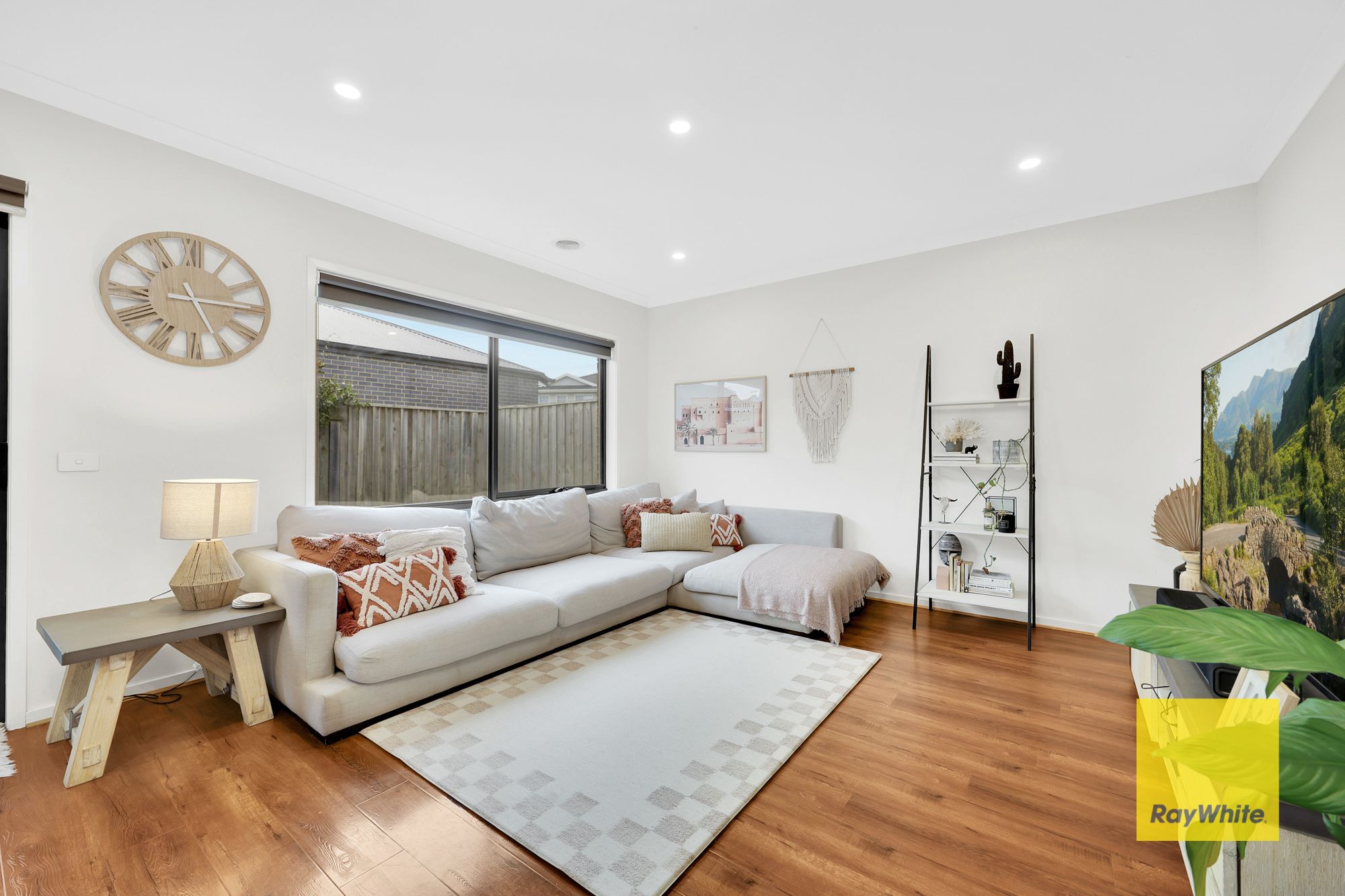 58 Ellscott Boulevard — photo 3 of 13