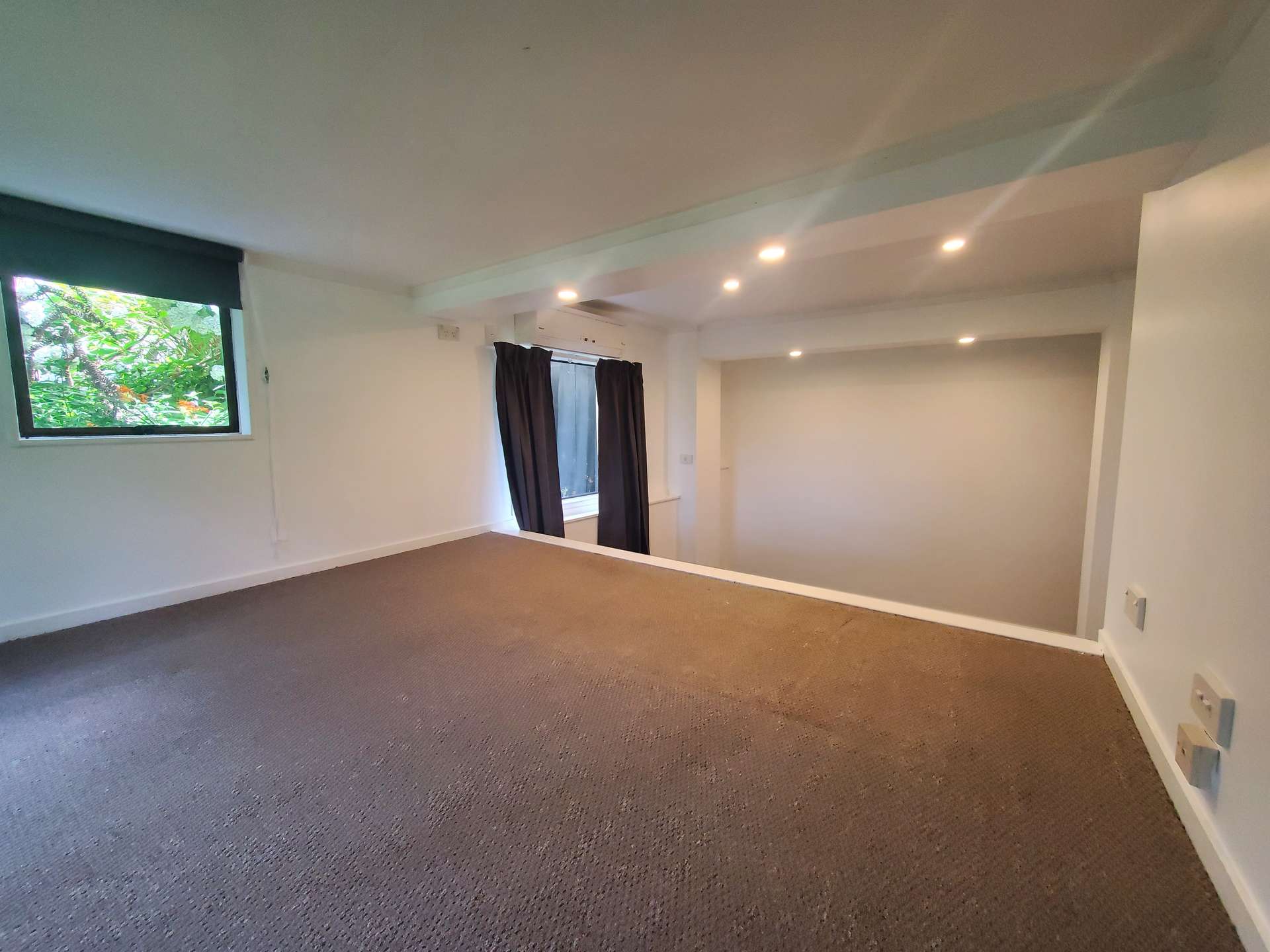 39B York Road photo 6