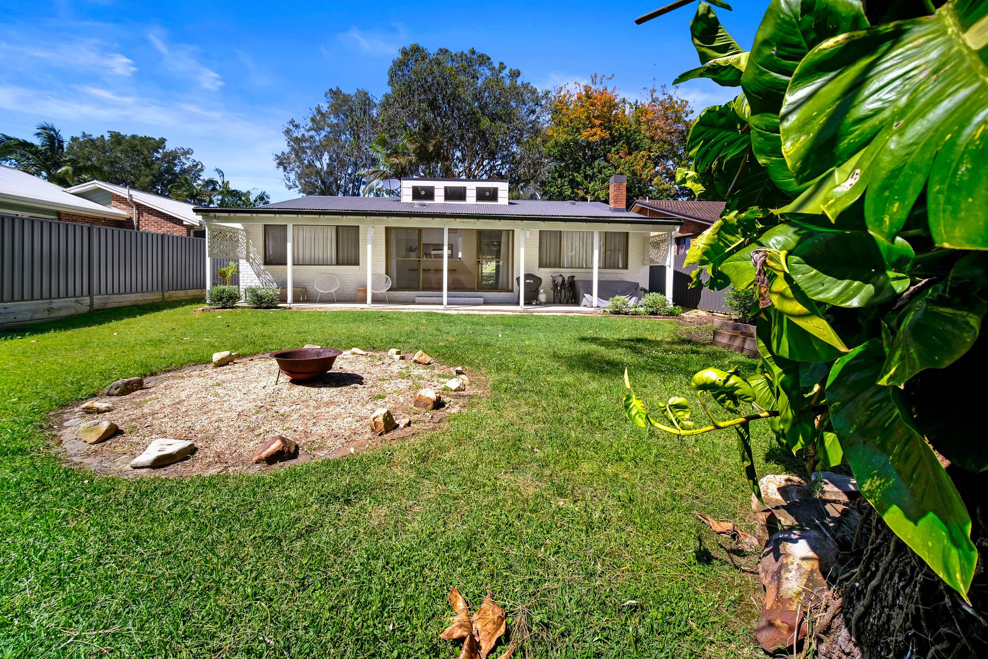 8 Seabreeze Parade, Green Point NSW 2428