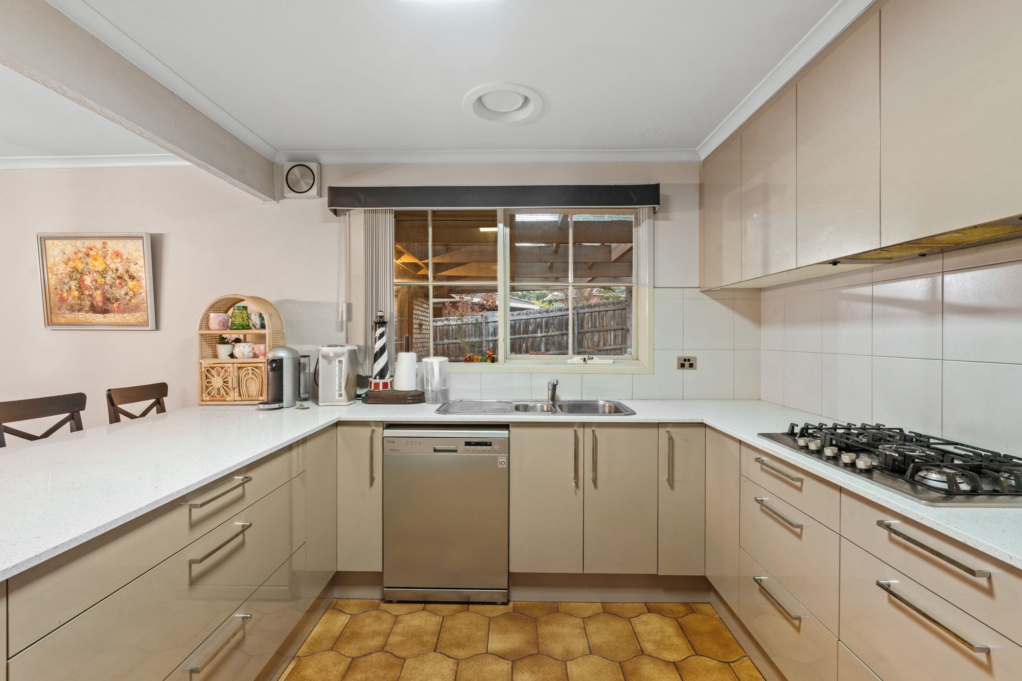 1 Head Court — photo 10 of 24