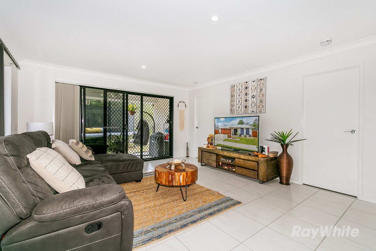 16 Birdwing Crescent, FLAGSTONE, QLD 4280
