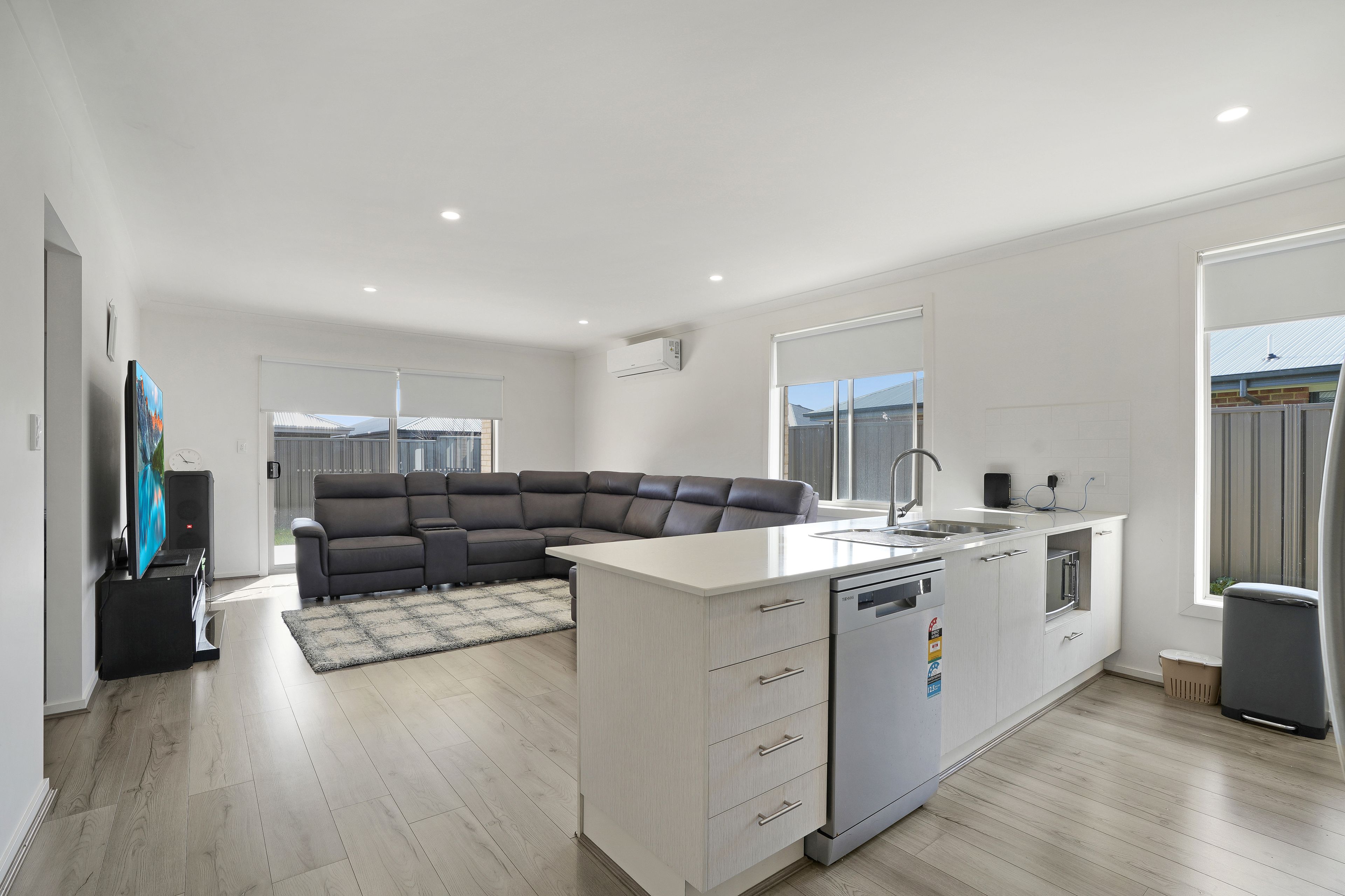 77 Correa Street — photo 7 of 12