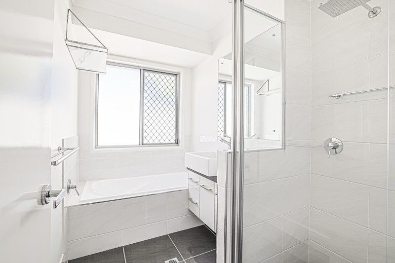 4 Caulfield Place — photo 11 of 14