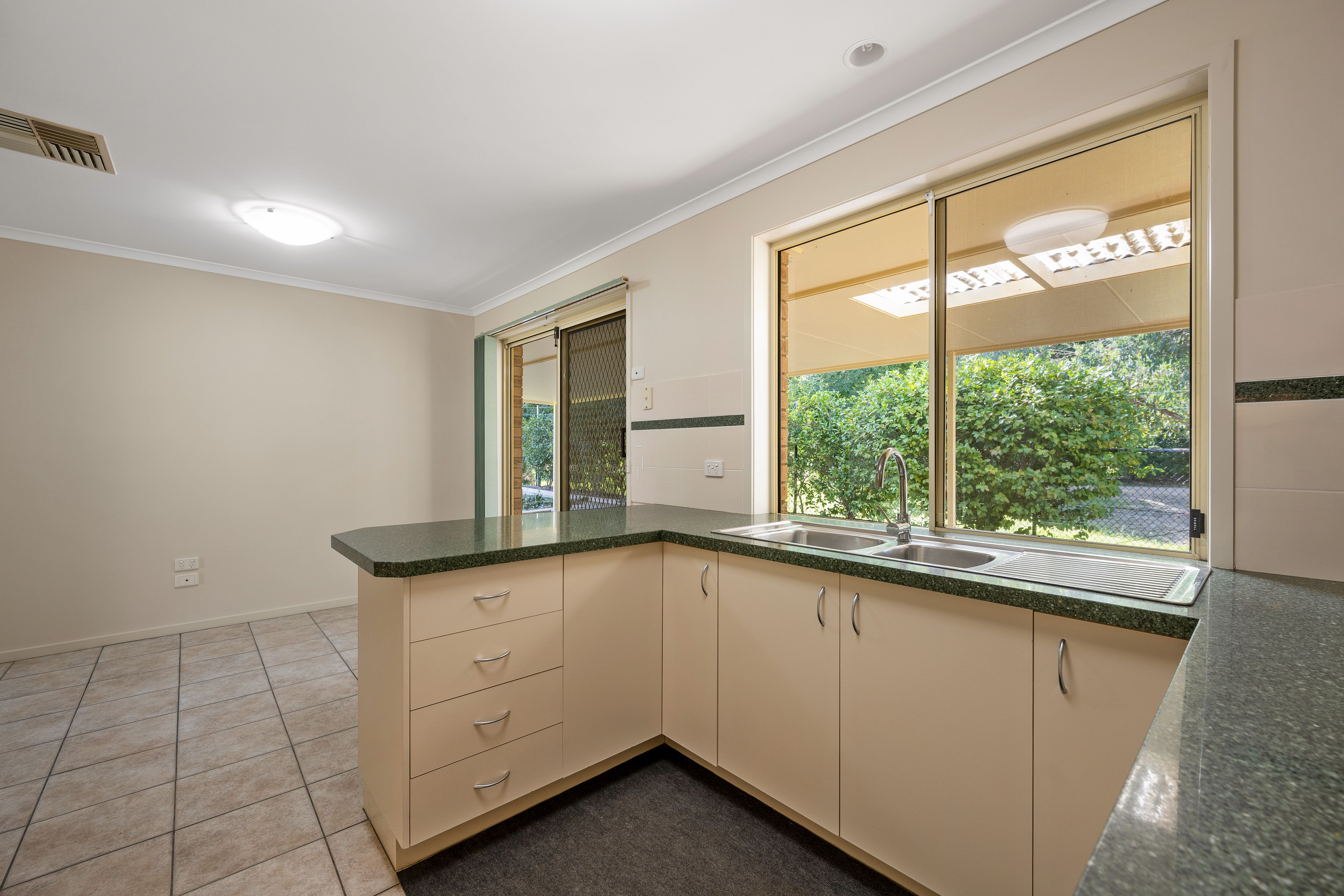 123 Elmglade Close, West Albury, NSW 2640 Sold House Ray White