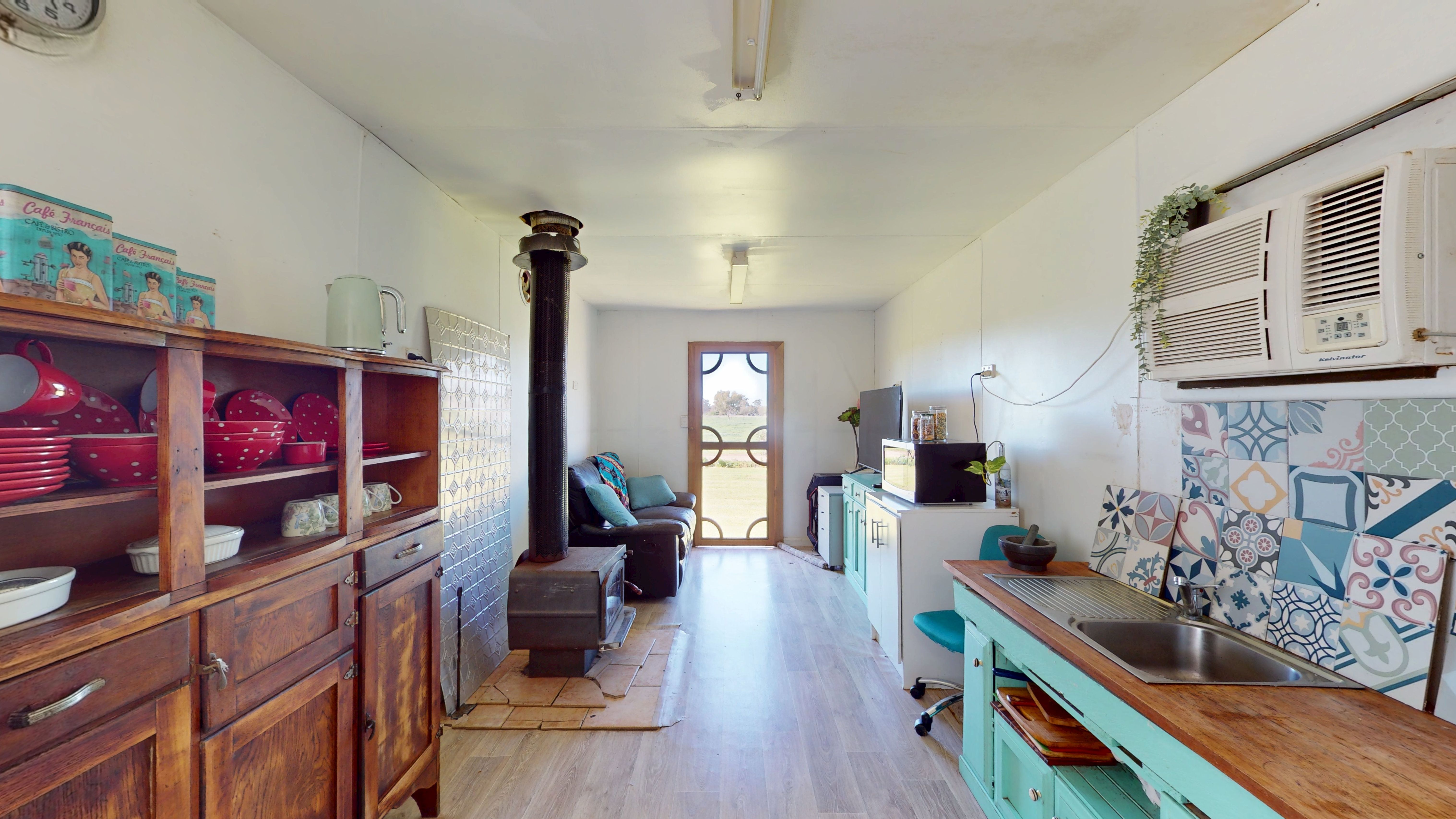 151 Minore Street — photo 5 of 11