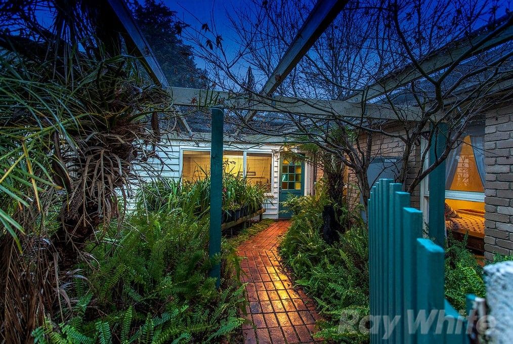 4 Tynham Close, Ferntree Gully, VIC 3156