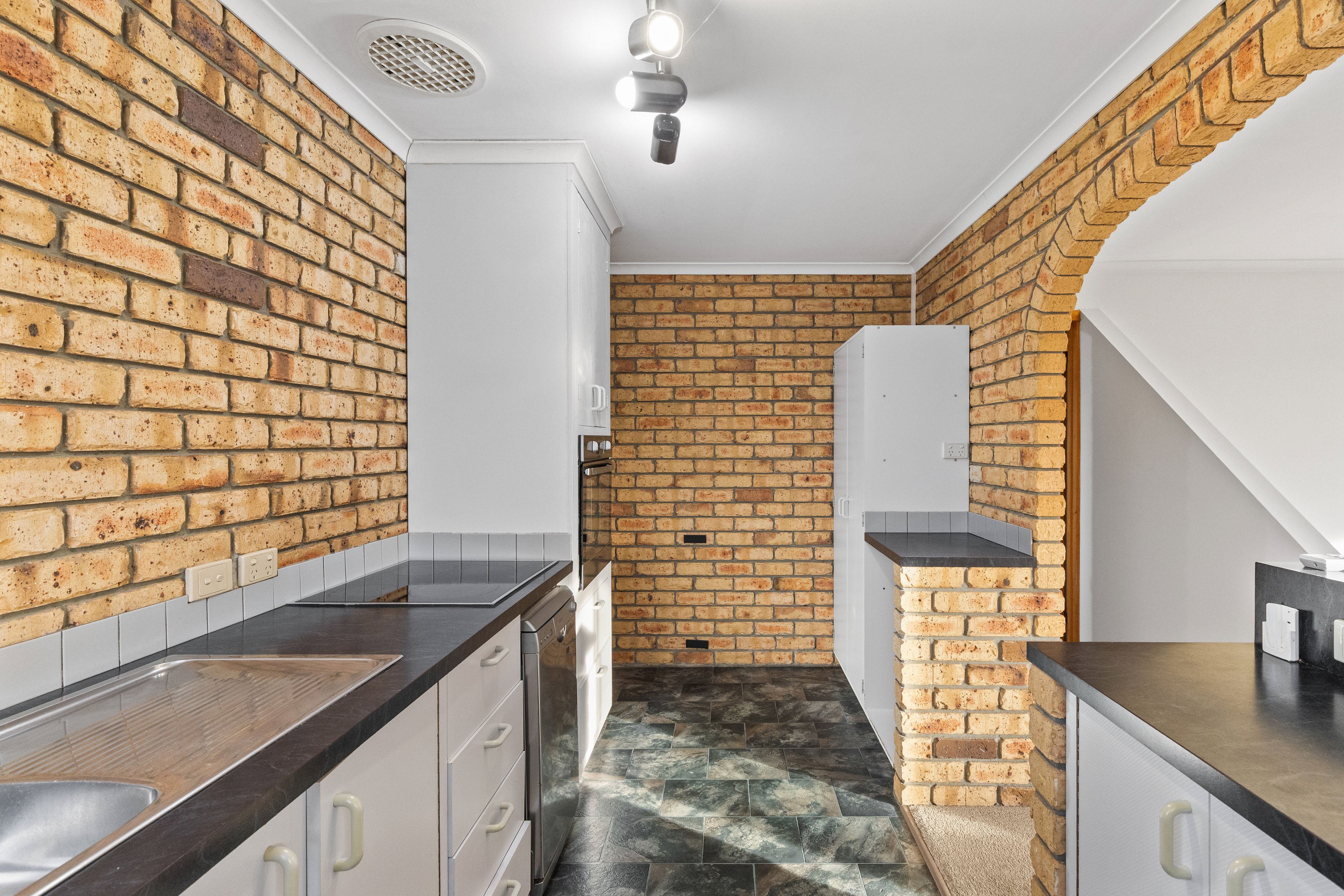 3/40 Wilmot Street — photo 4 of 22