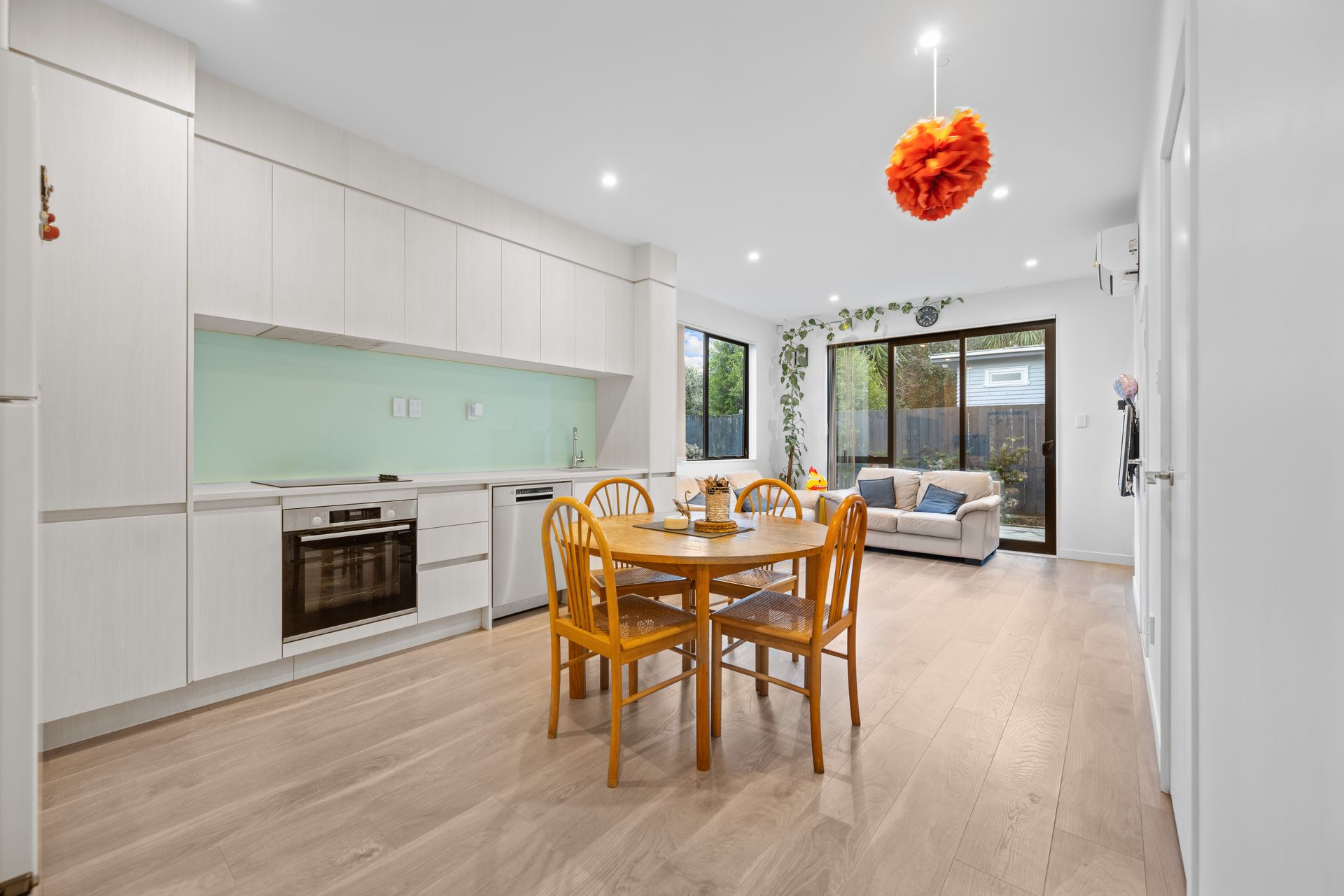 5E Beach Road Te Atatu Peninsula, Waitakere City