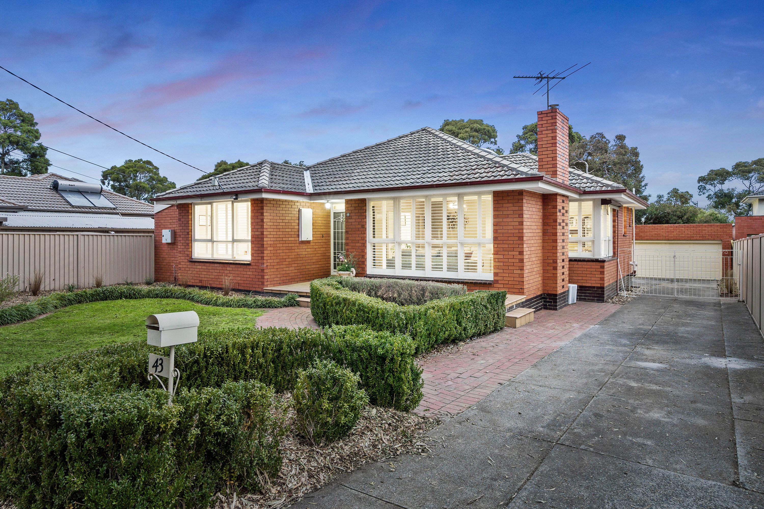 43 Hampstead Crescent, Glen Waverley VIC 3150
