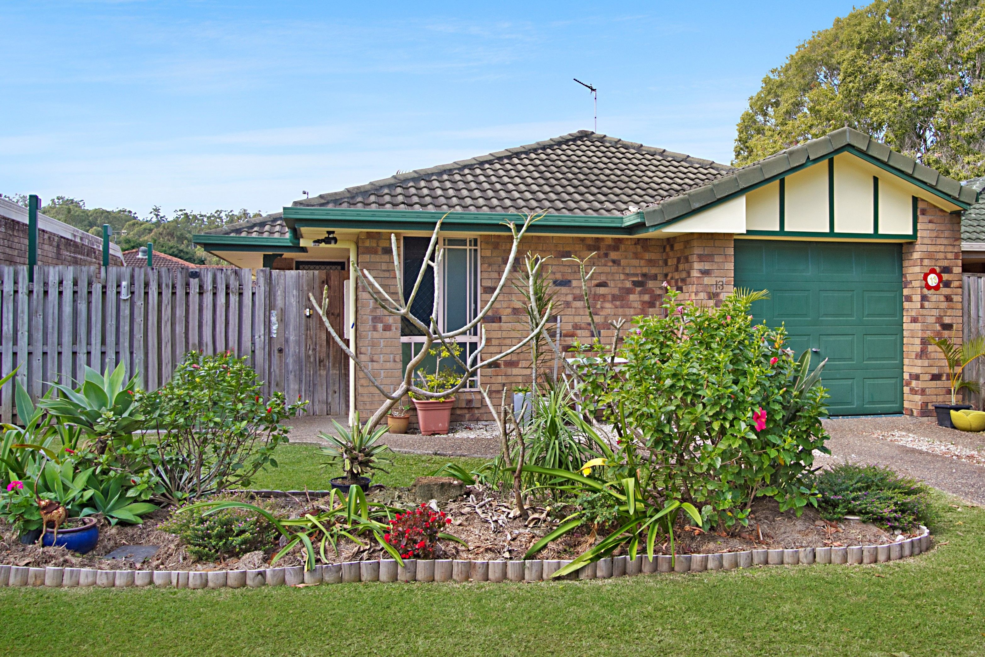 8 Ottelia Drive, Elanora QLD 4221