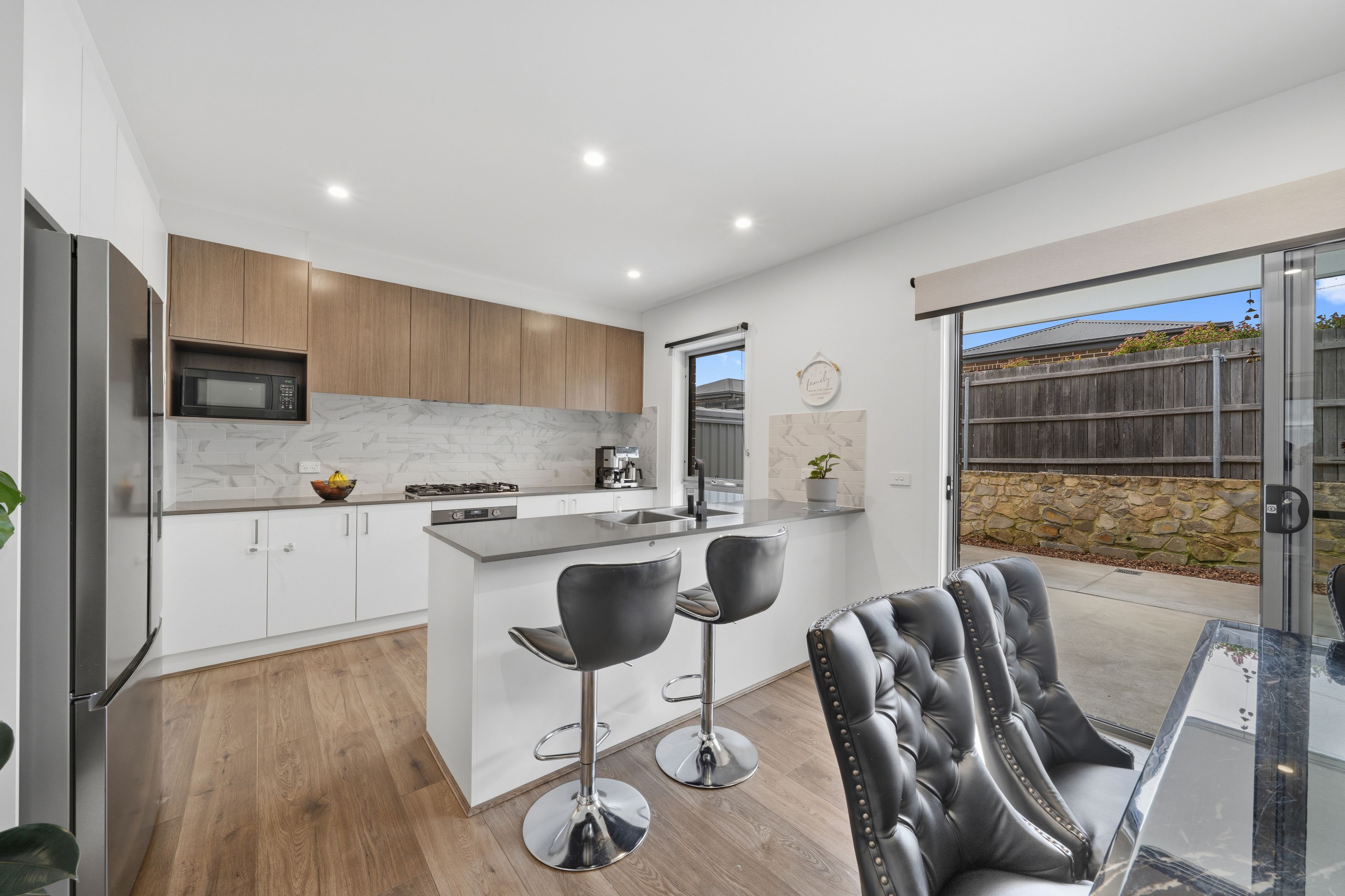 2/4 Lorraway Street — photo 4 of 27