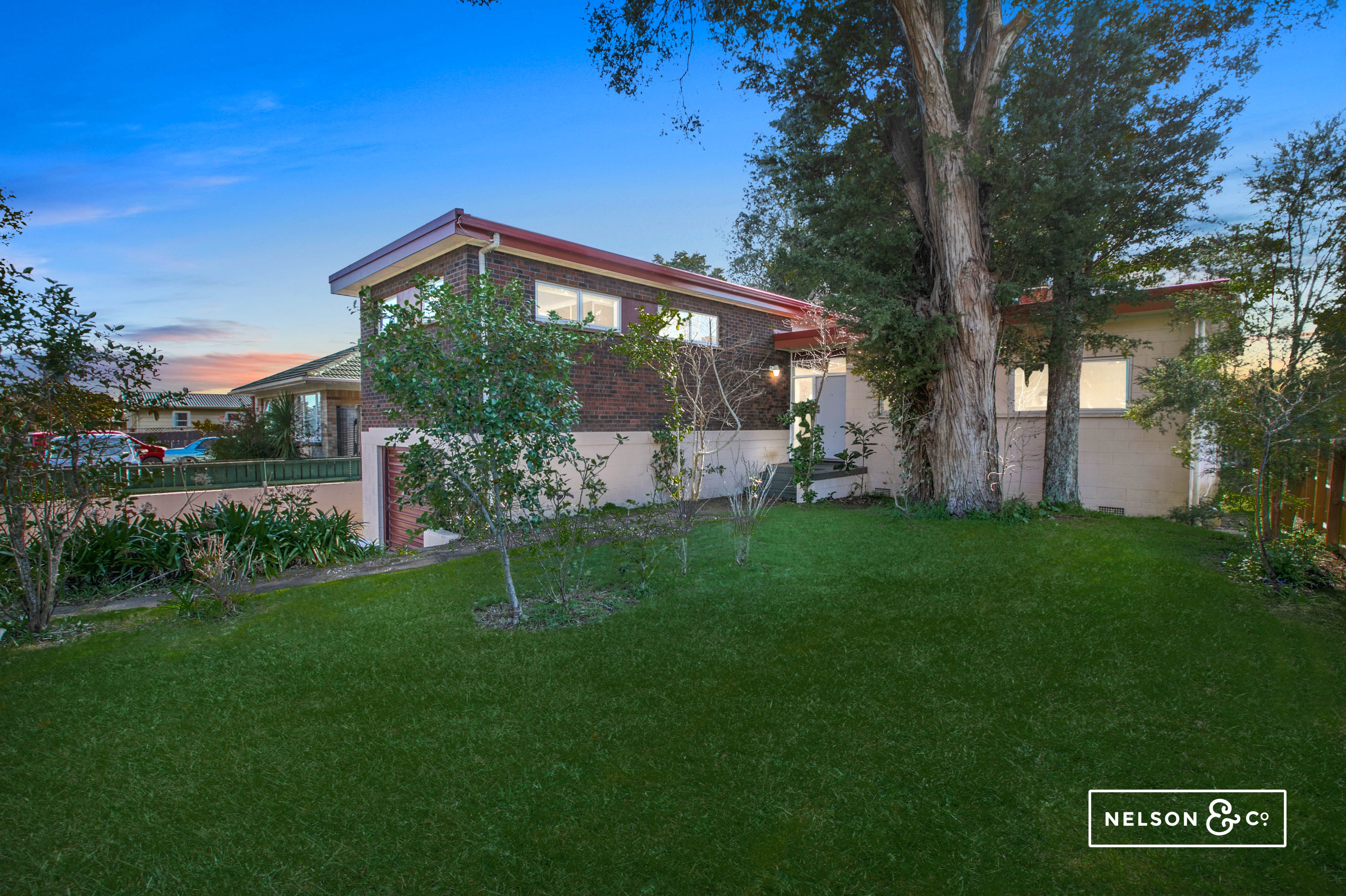 52 Lawrence Crescent, Hill Park, Manukau City