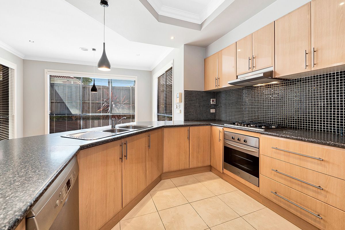 18 Lockwood Rise, Lynbrook, VIC 3975