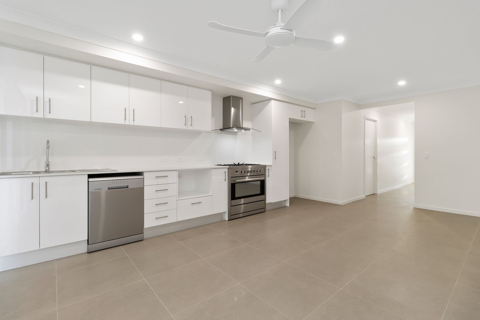 1/69 Dunaden Street, Logan Reserve, QLD 4133