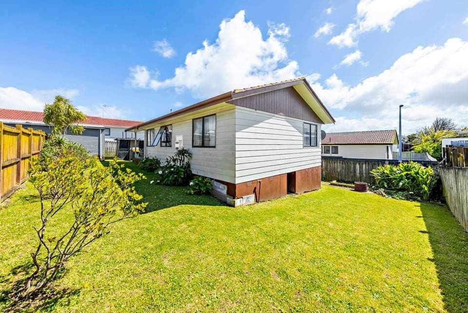 2/7 Coombe Avenue, Otara, Manukau City