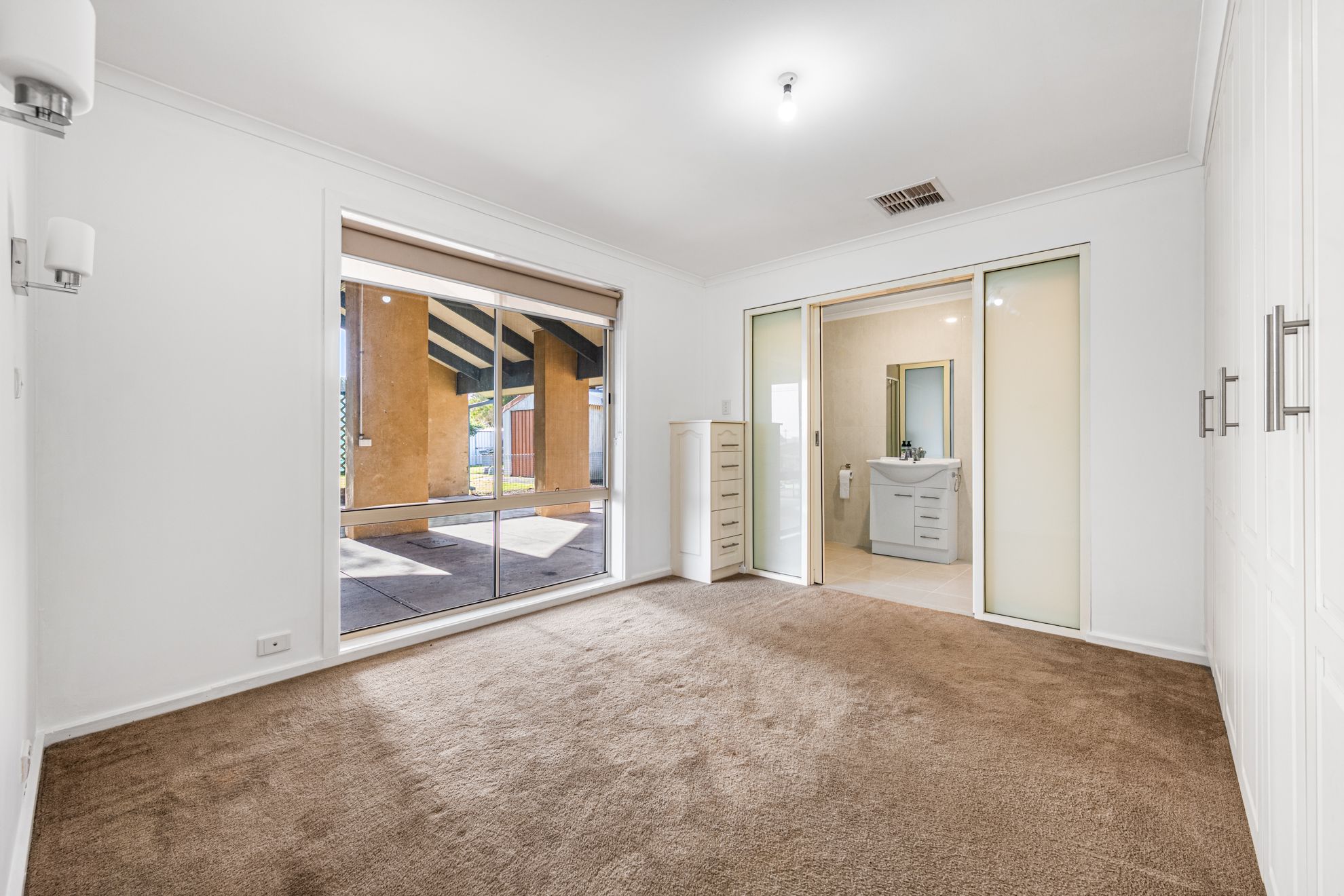 6 Campbell Street — photo 7 of 19
