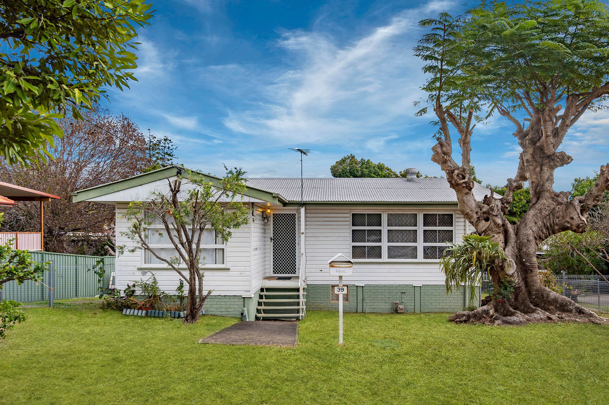 39 Wemvern Street, Upper Mount Gravatt, QLD 4122