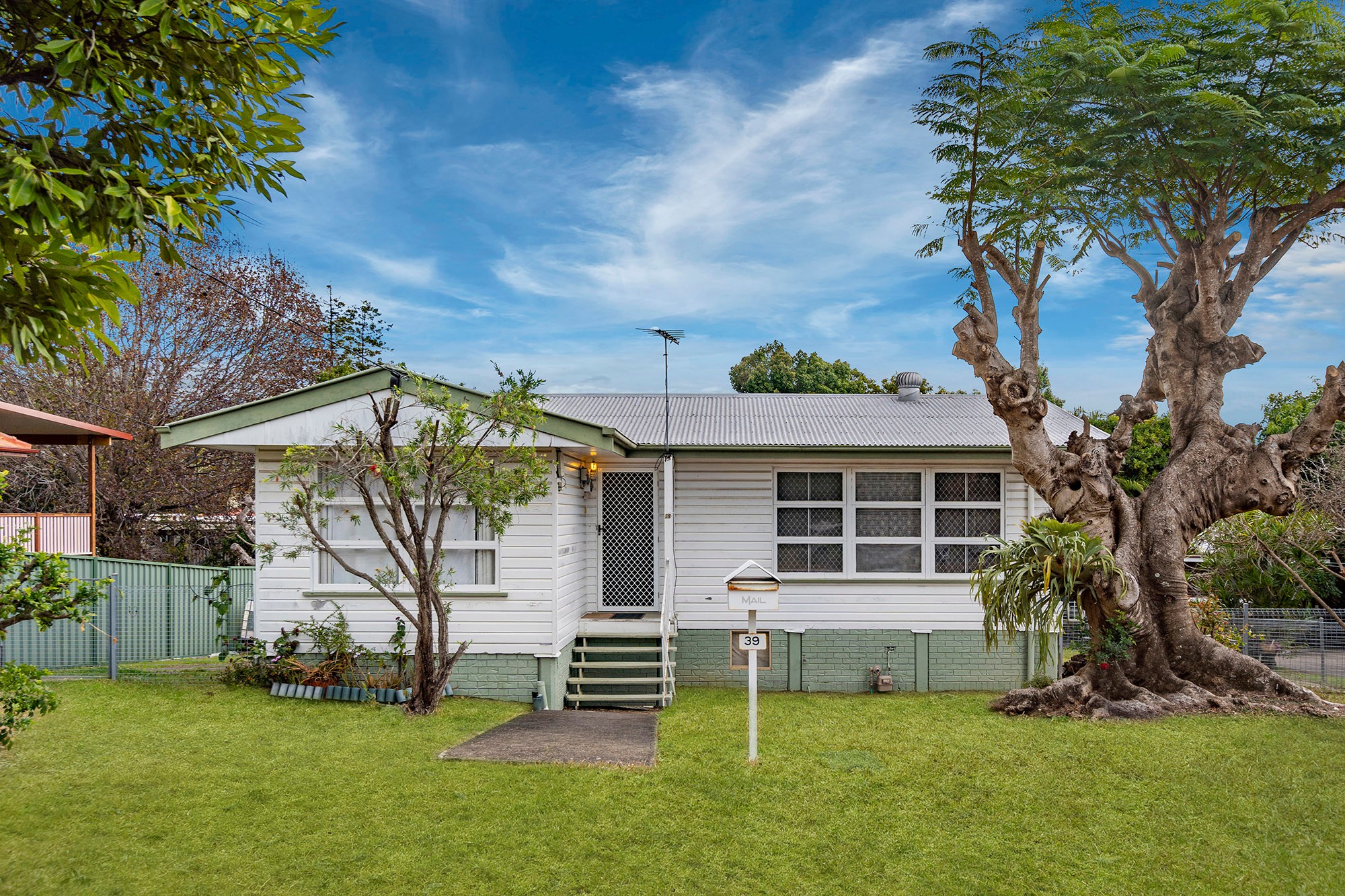 39 Wemvern Street, Upper Mount Gravatt, QLD 4122