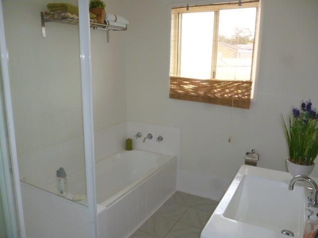 18 Gowlland, Callala Bay, NSW 2540