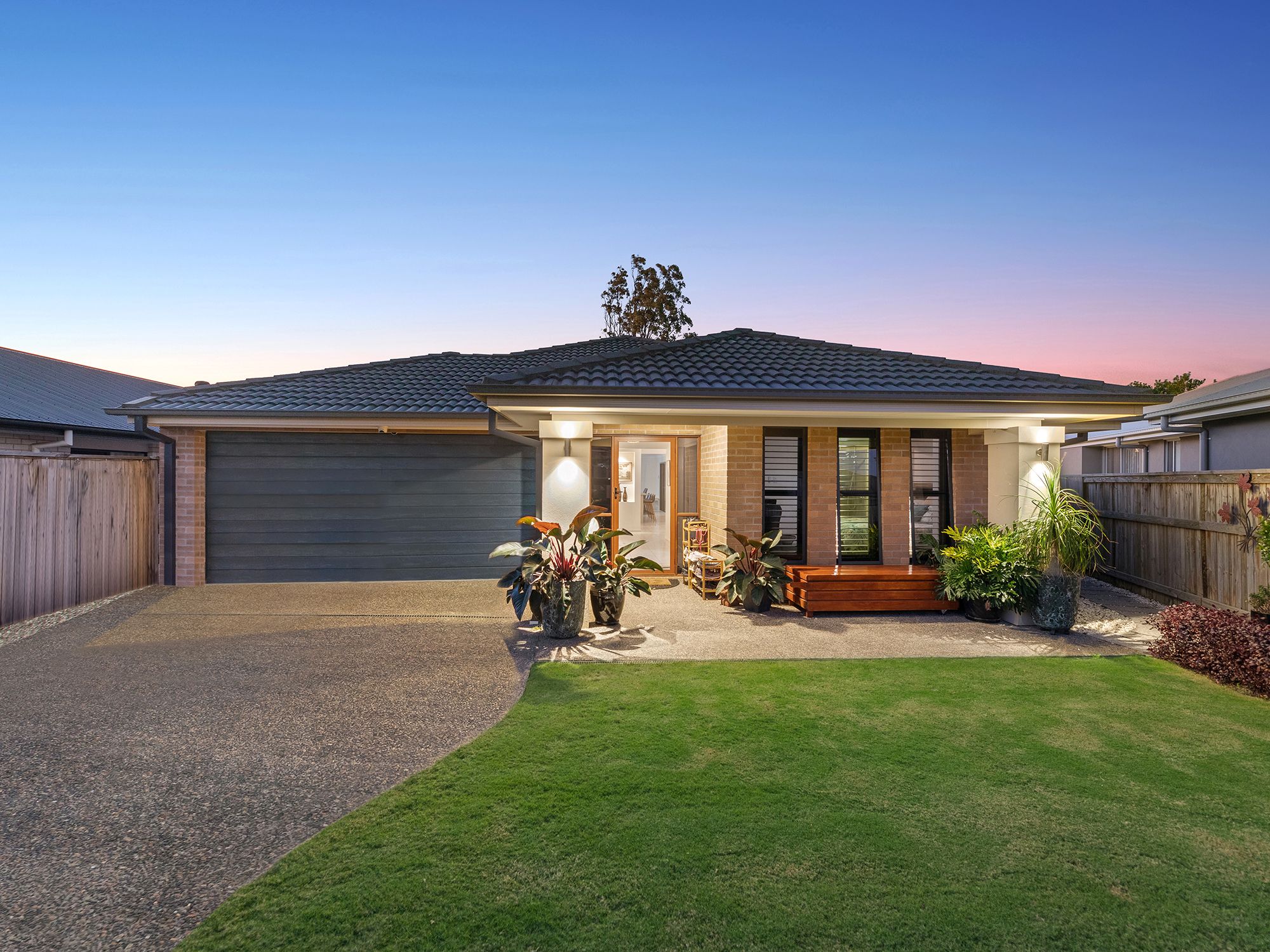 2 Daniell Close, Ripley, QLD 4306