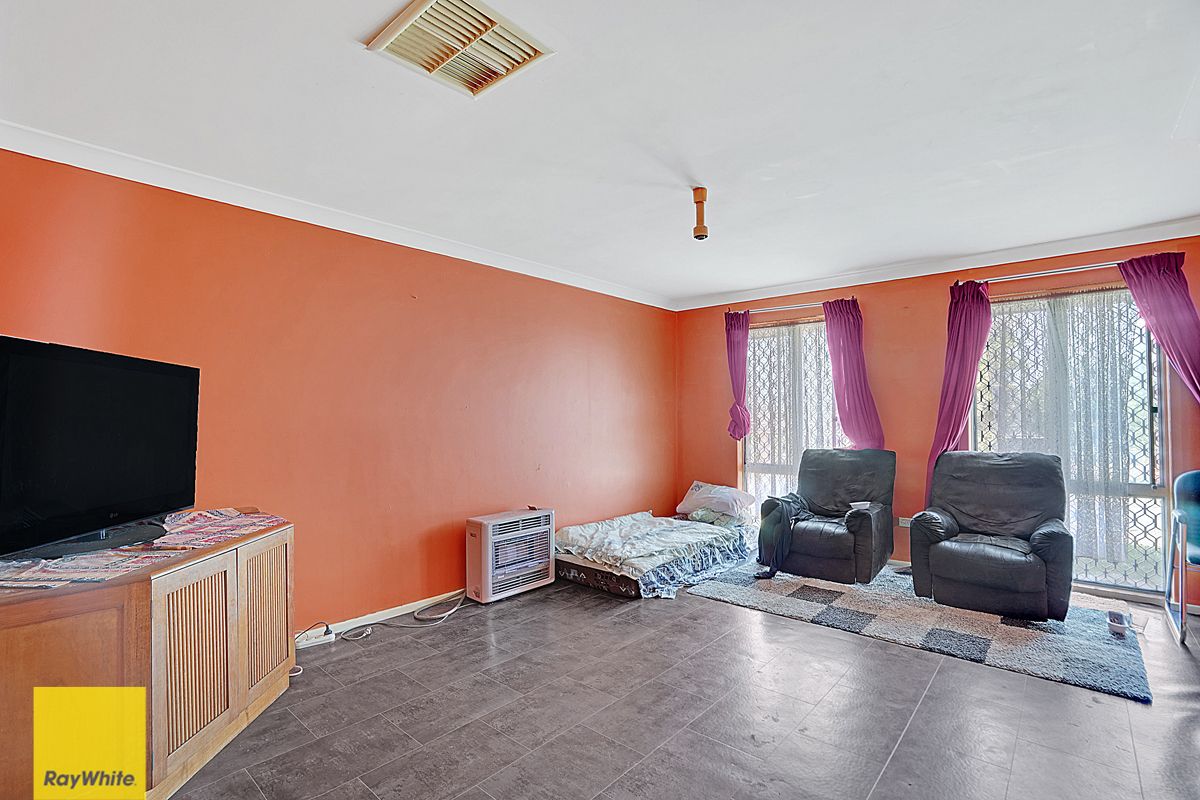 31 Colne Way, Girrawheen, WA 6064