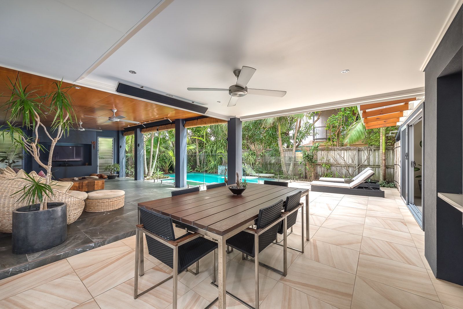 16 Teal Avenue, Paradise Point, QLD 4216
