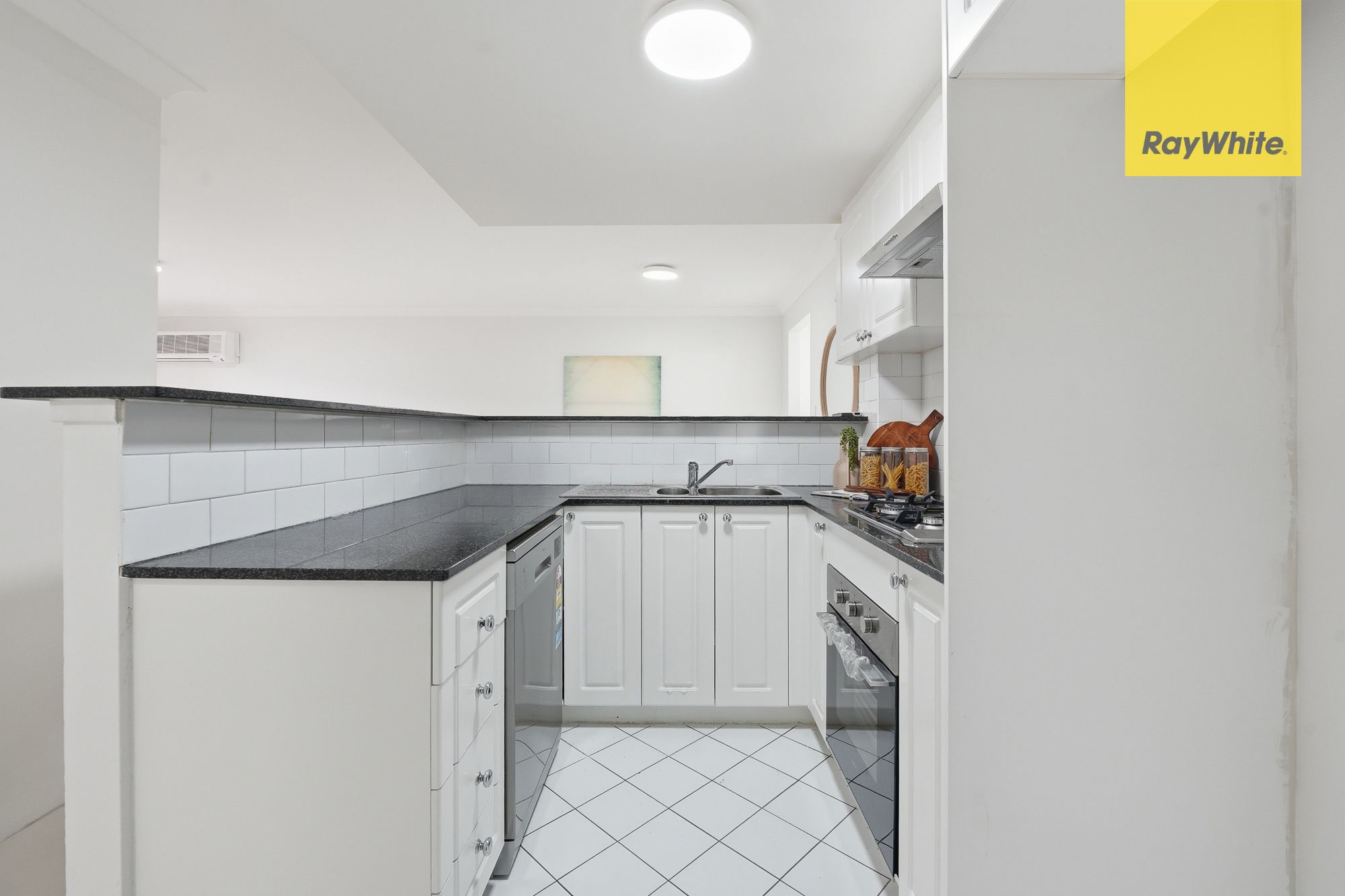 34/68 Macarthur Street — photo 7 of 23