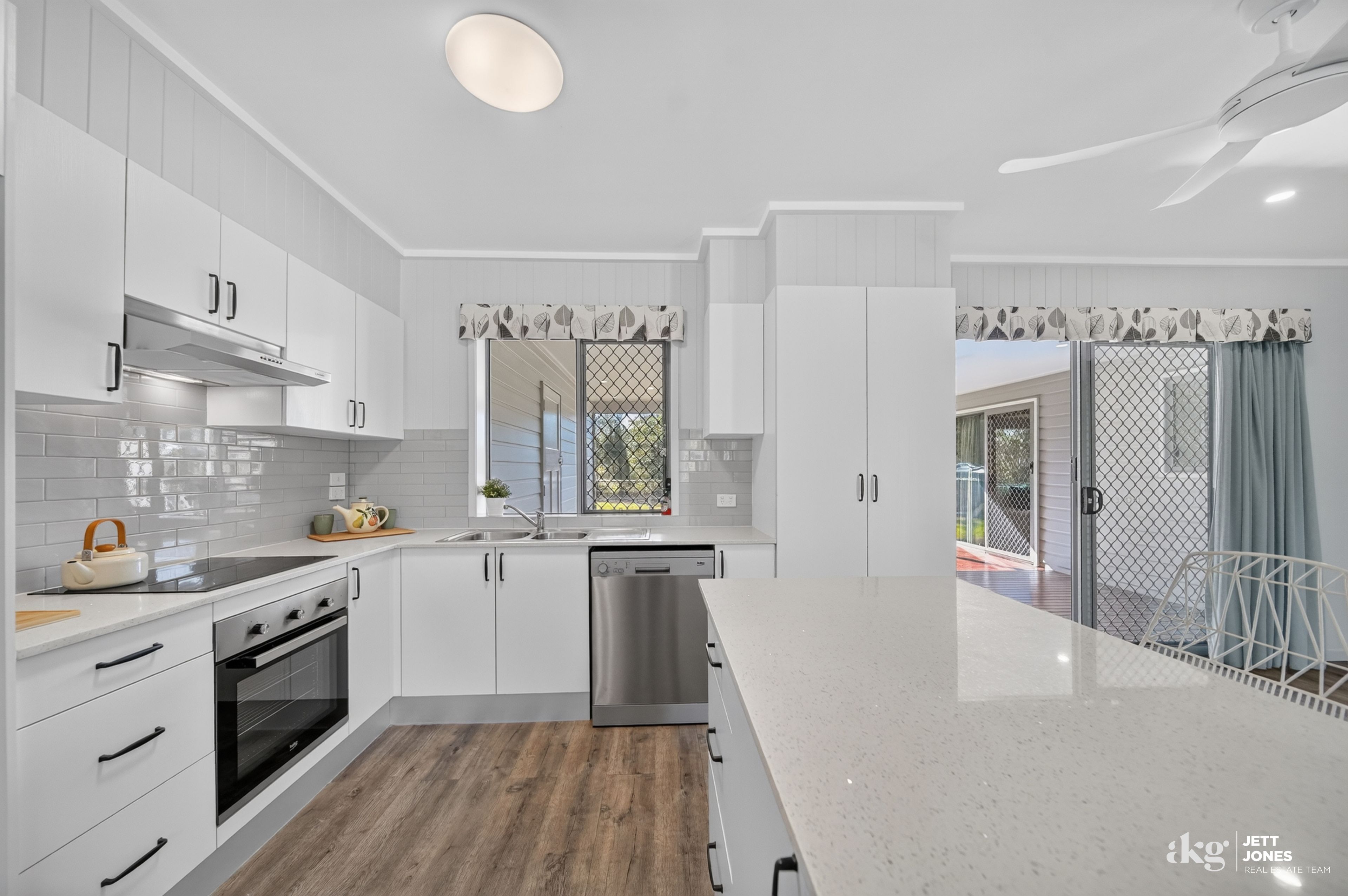 20-28 Riverina Court — photo 9 of 30