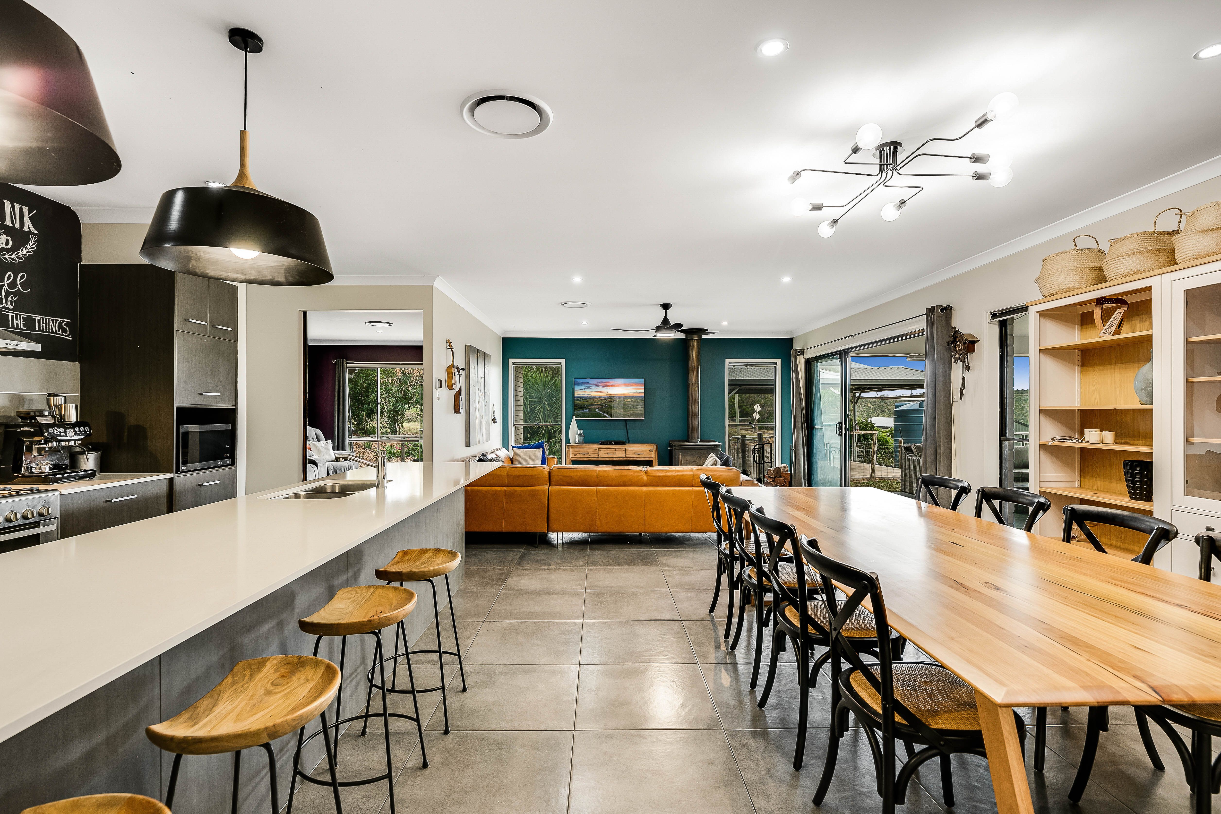 1 Lynda Court, Glencoe QLD 4352
