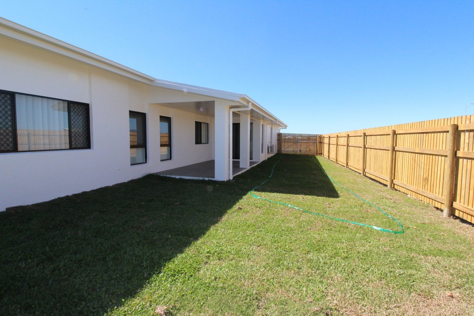 5 Blackthorn Street, Mount Low, QLD 4818