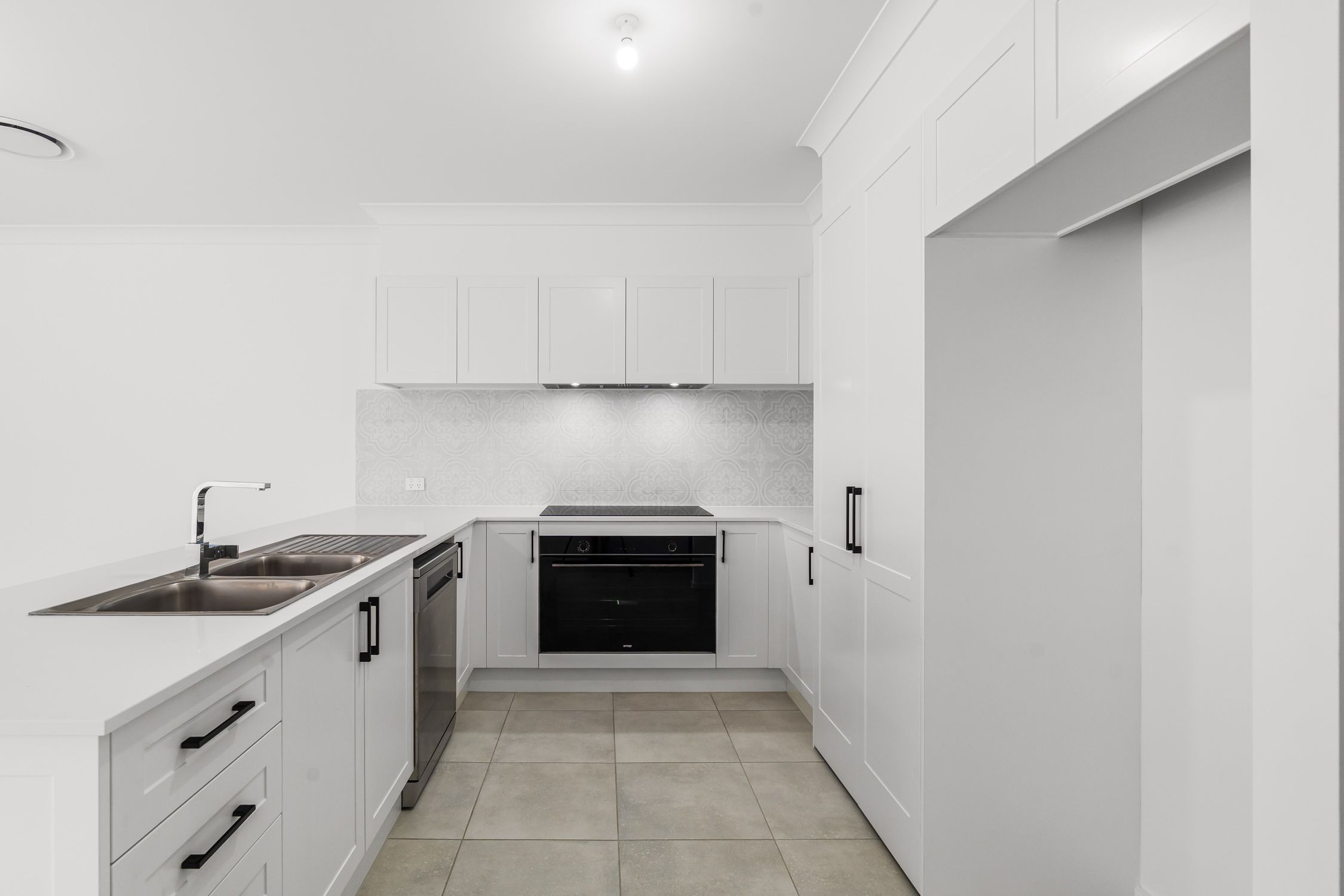 33 Poplars Avenue, Bateau Bay, NSW 2261