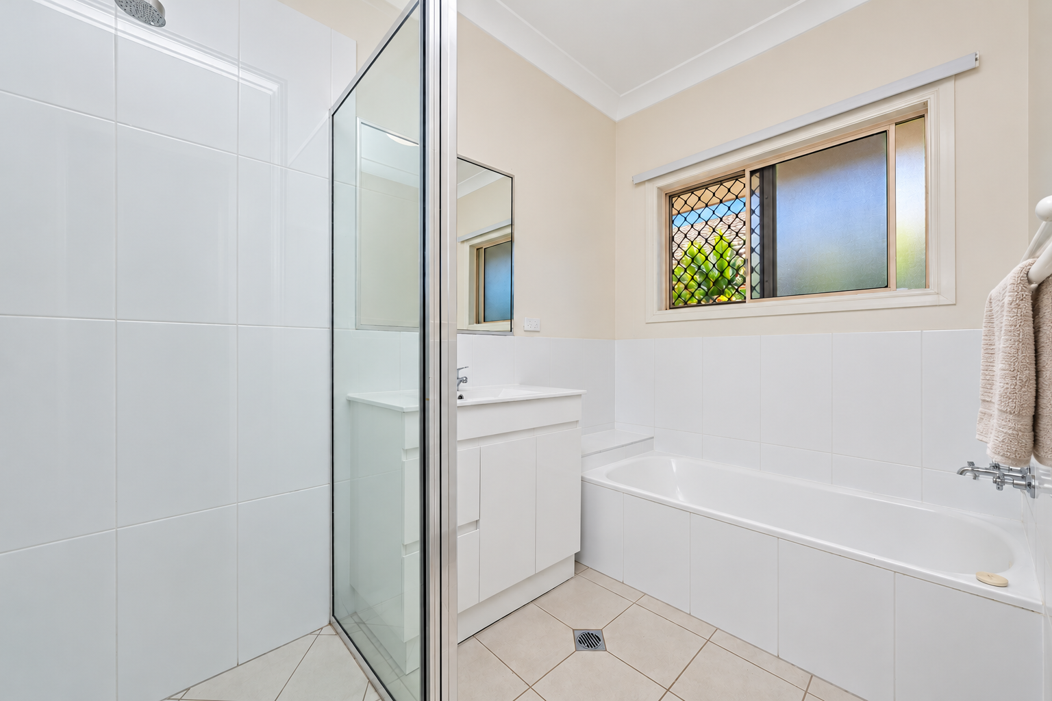20 Alpina Place — photo 8 of 12