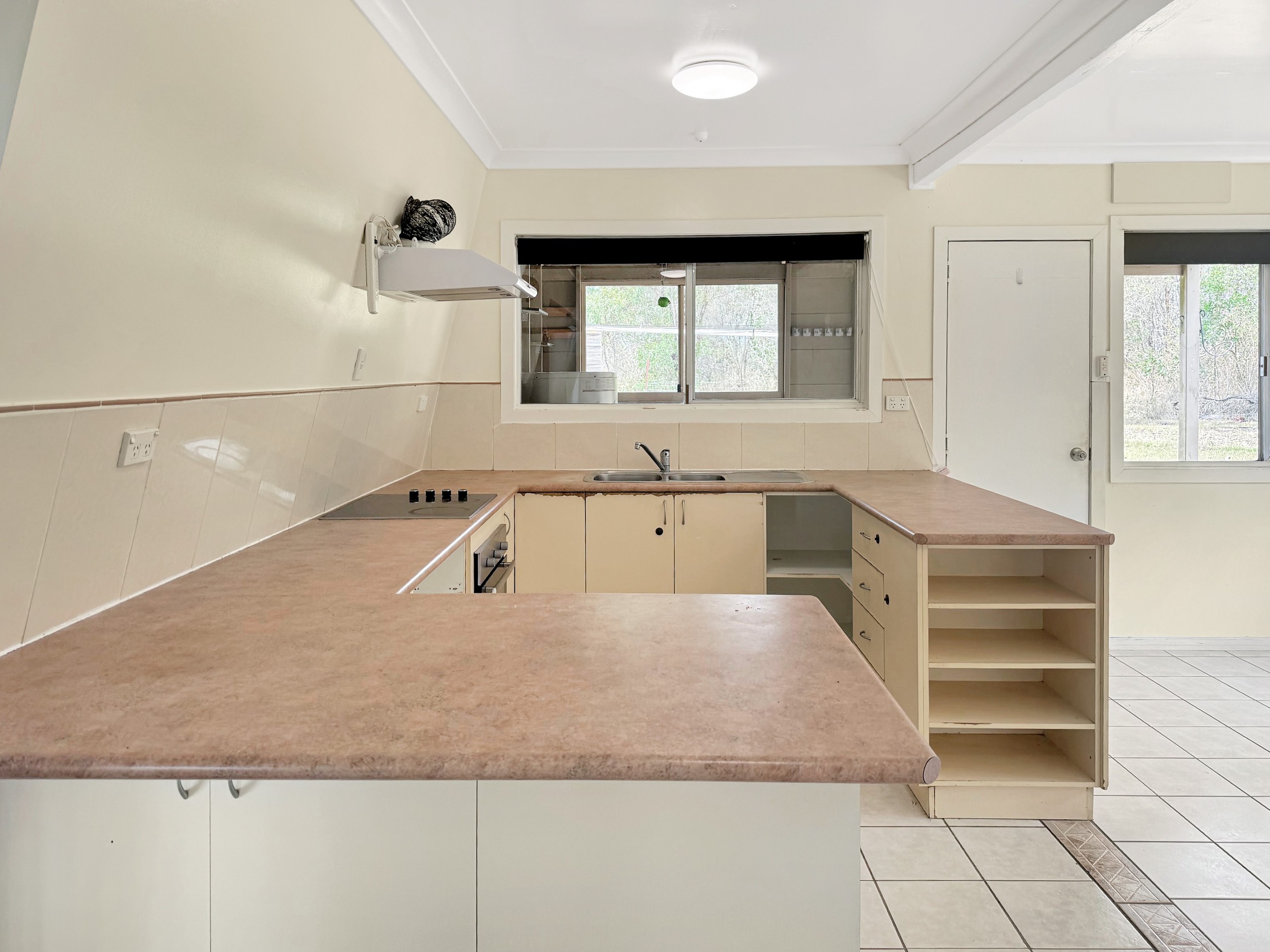 10 Hoffman, Owanyilla, QLD 4650