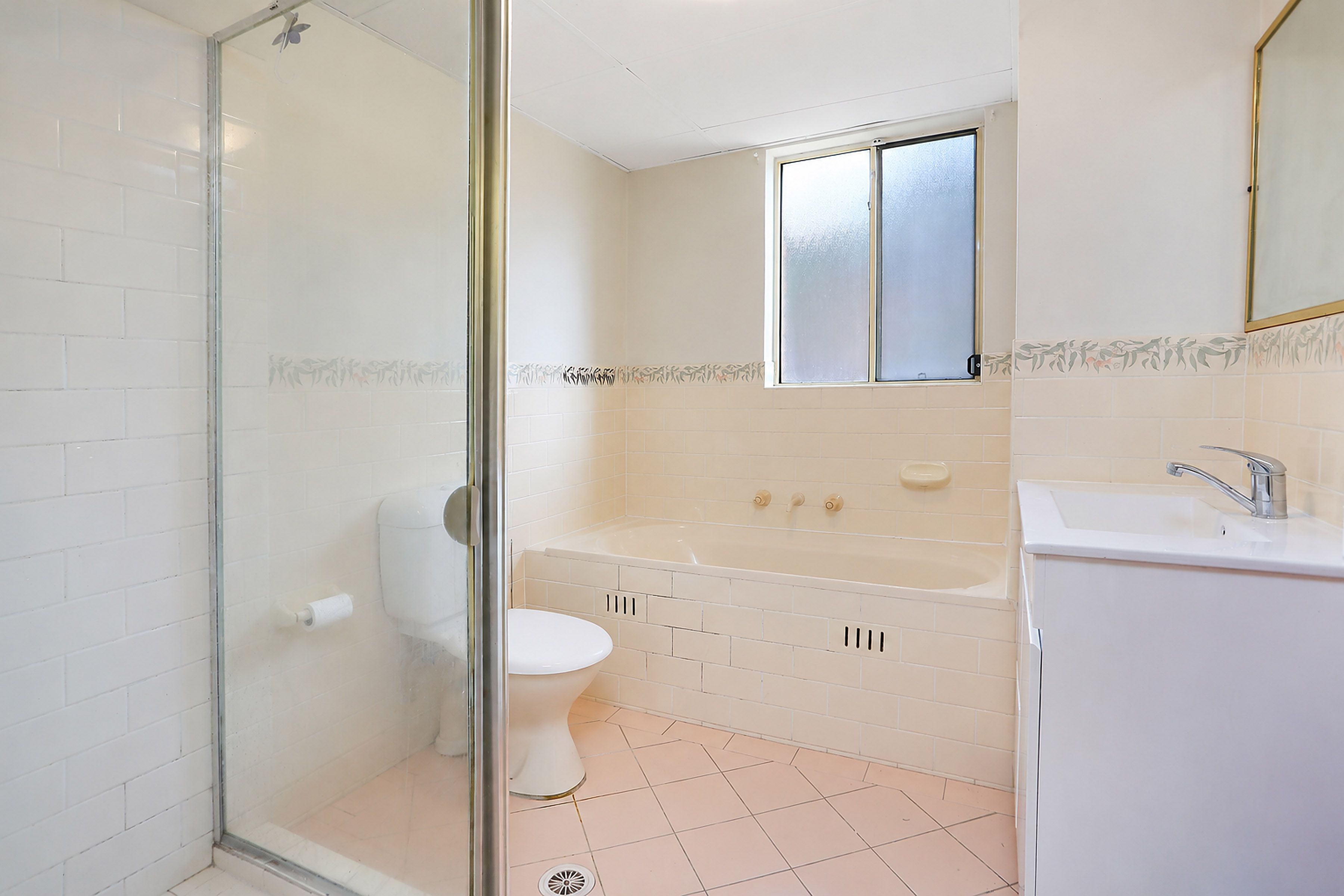 4/219 Dunmore Street — photo 6 of 9
