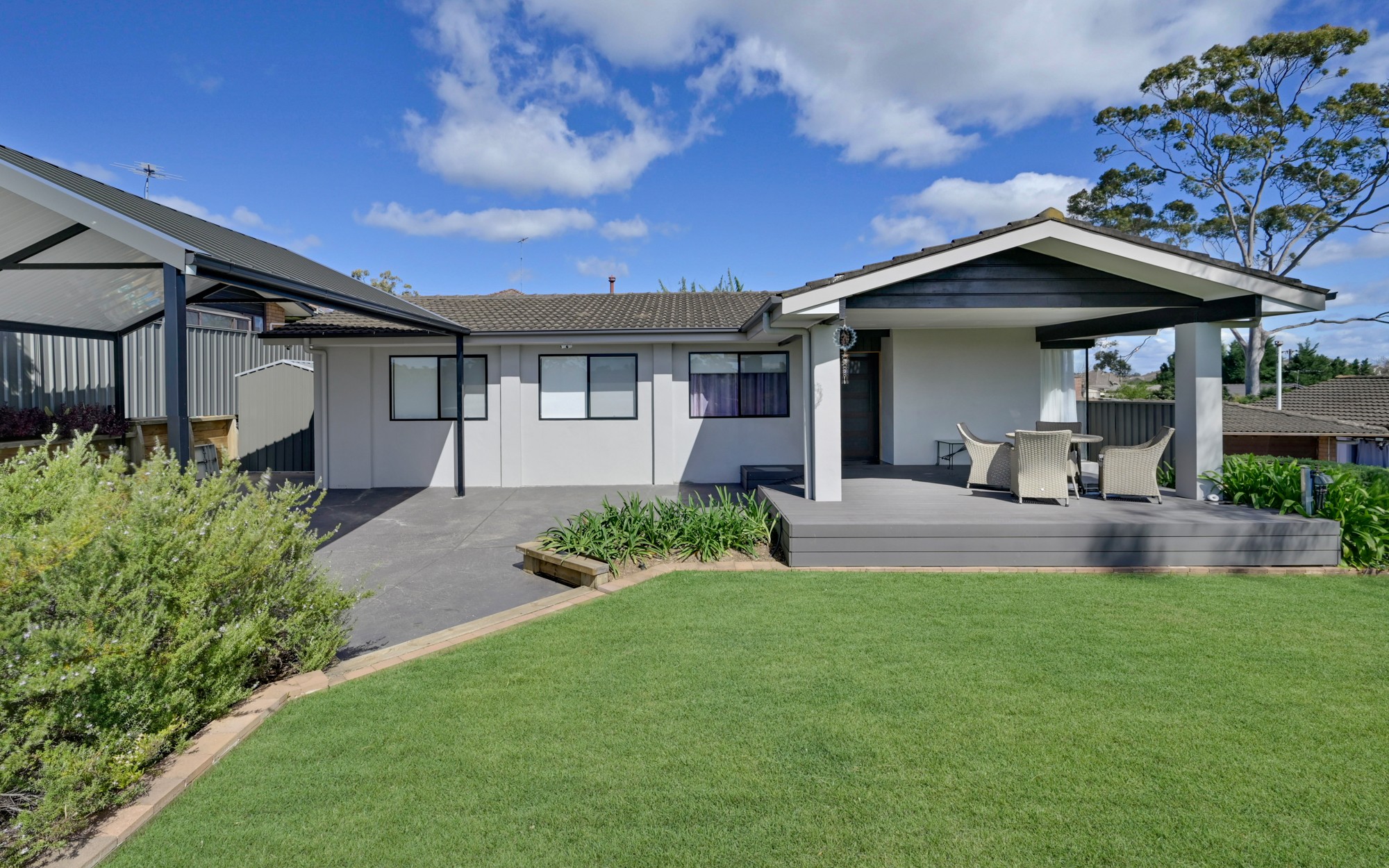 8 Lawn Avenue, Bradbury, NSW 2560