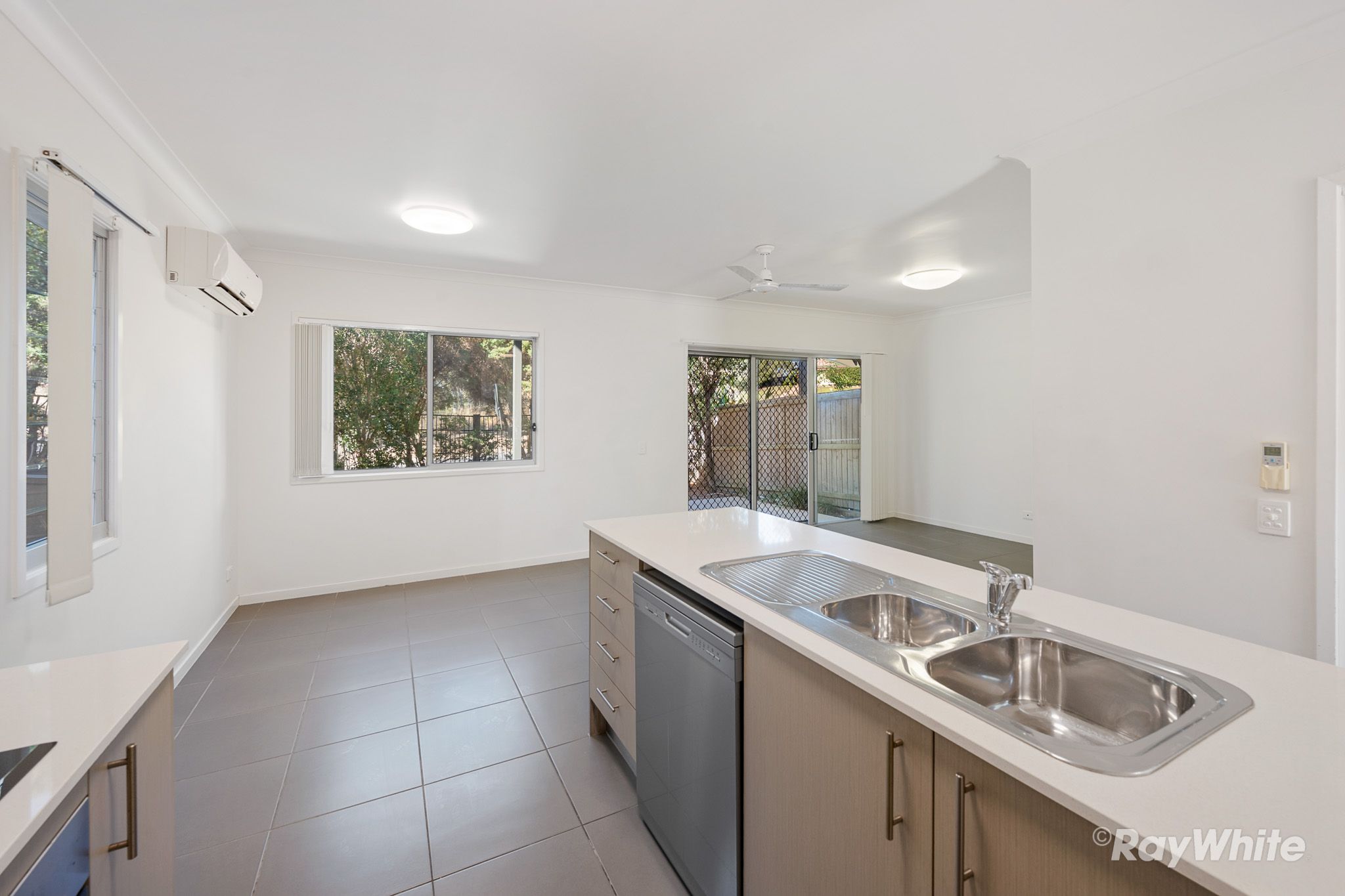 16/2 Beezley Street — photo 4 of 15