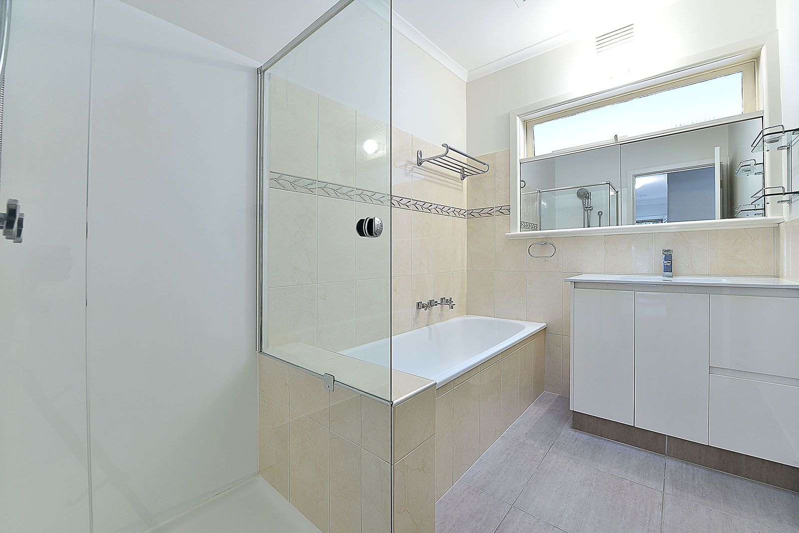 8 Fawkner Street — photo 6 of 7