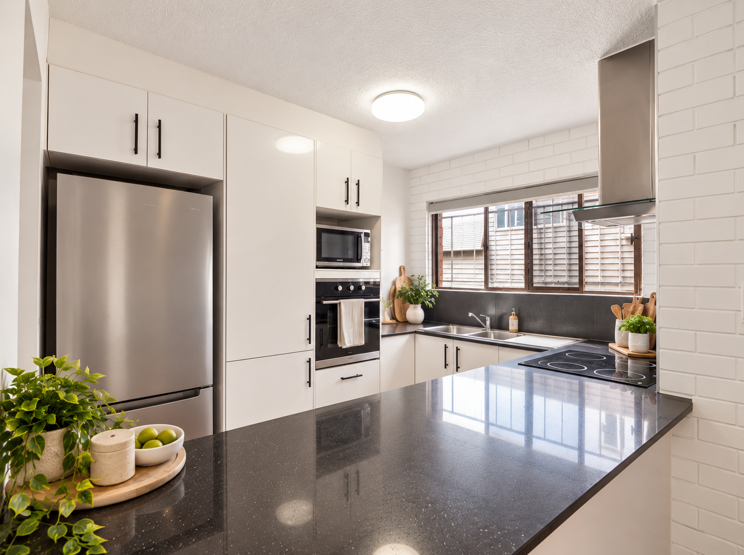 1/10 Albert Street — photo 4 of 15