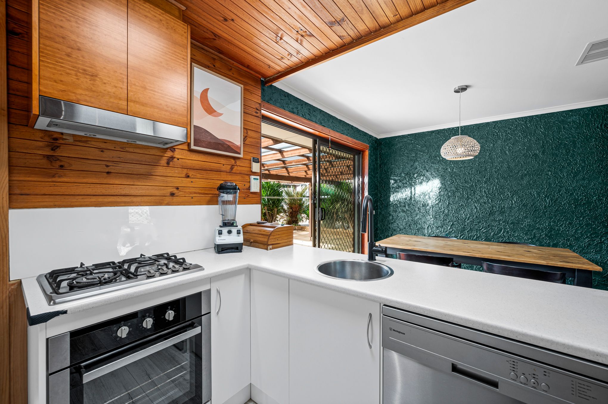 37 Petersen Crescent — photo 11 of 30
