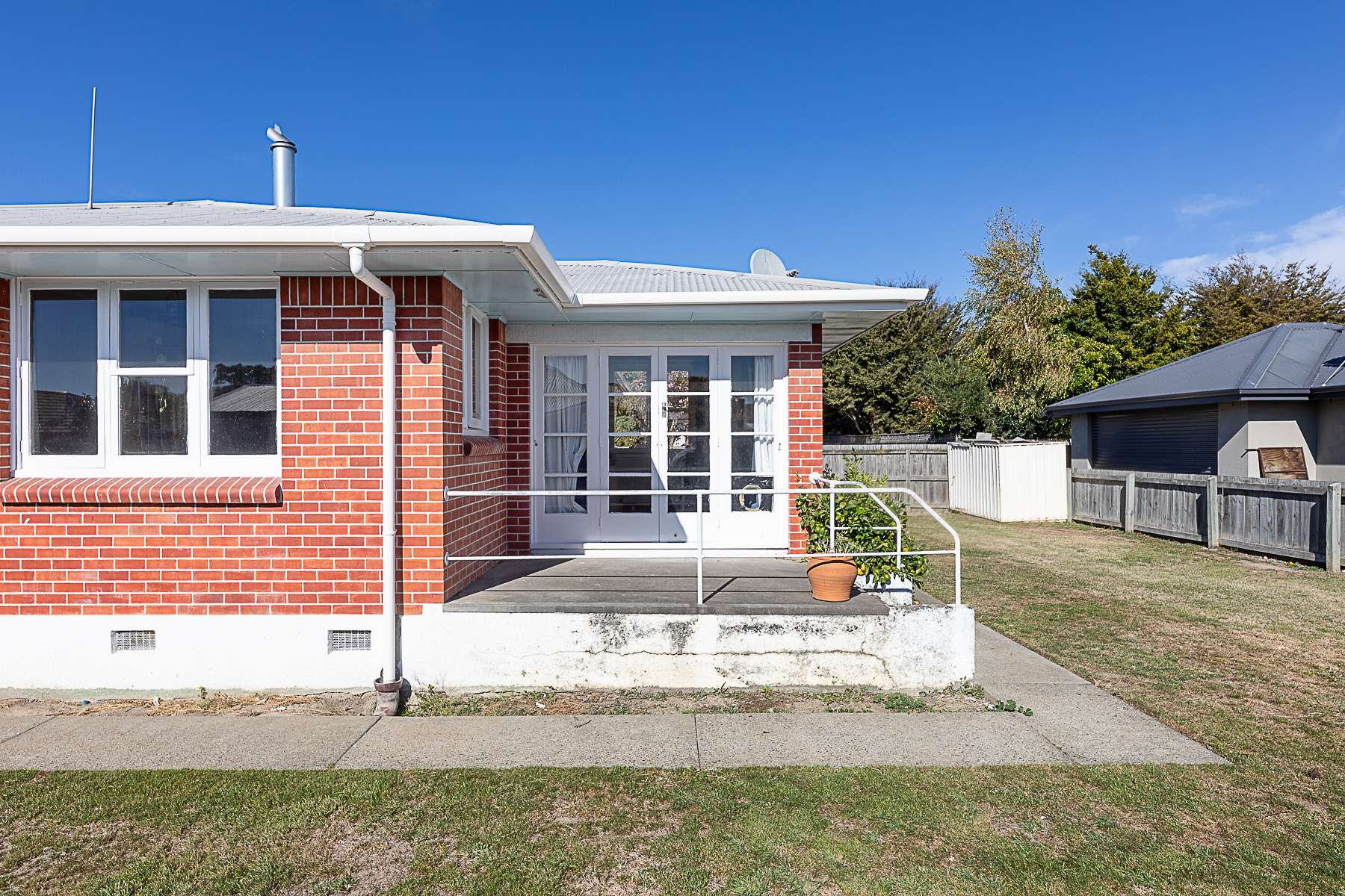 21 Holdaway Street photo 15