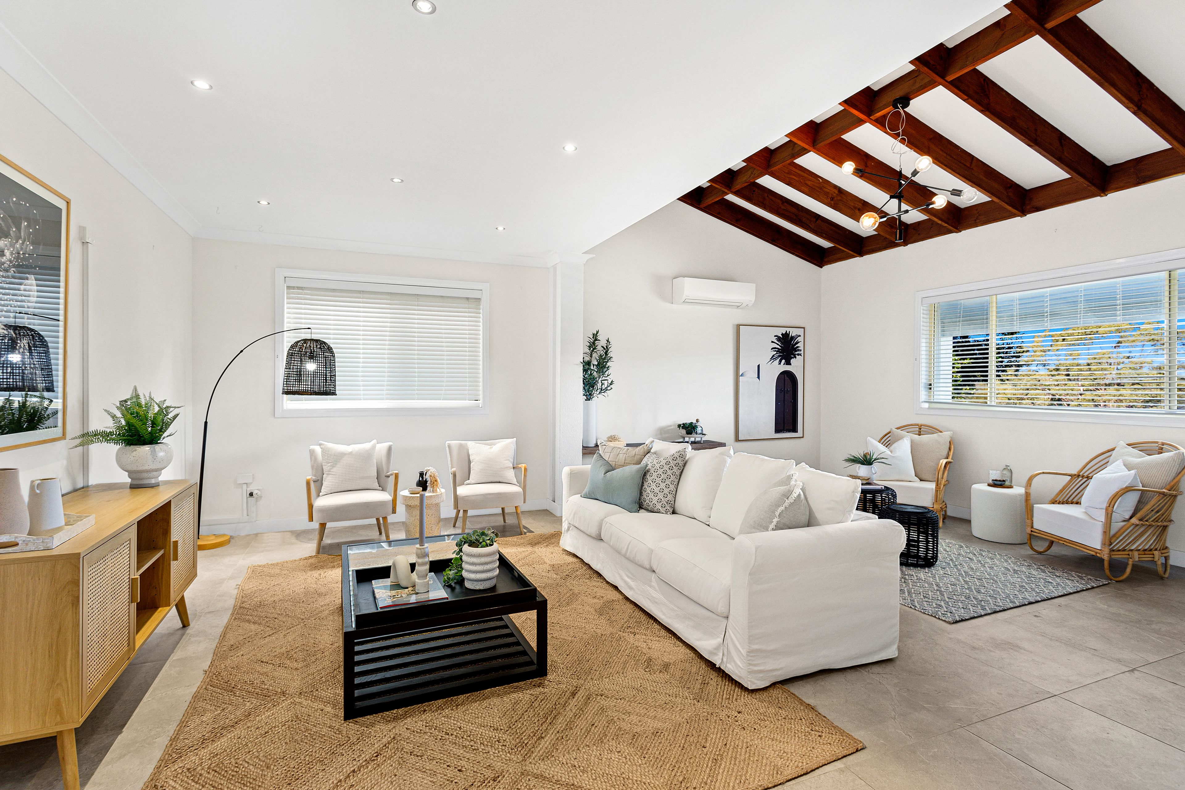 16 Bruce Street, Unanderra NSW 2526