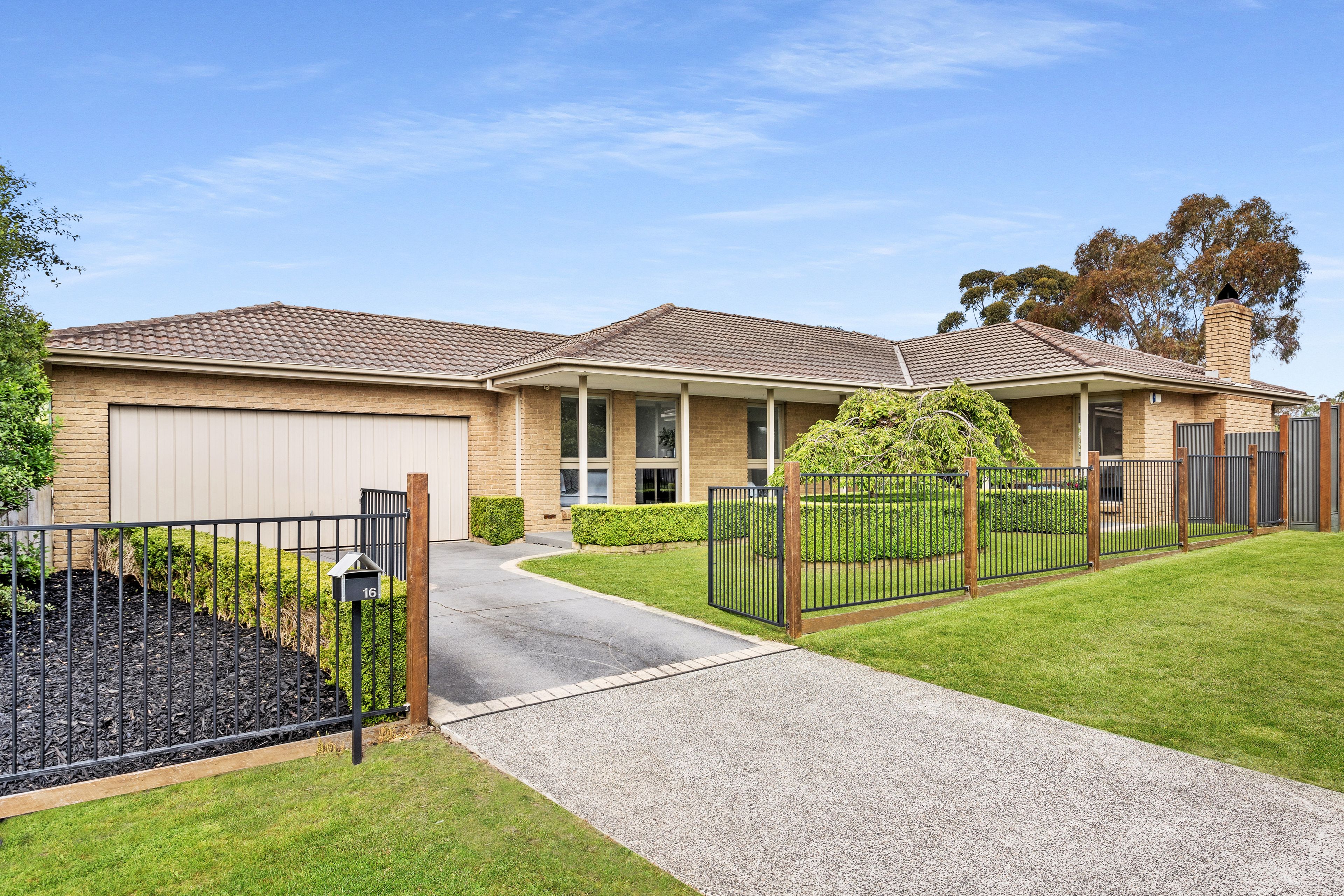 16 Jinchilla Avenue, Frankston South VIC 3199